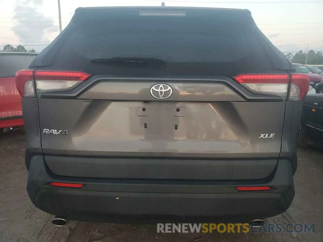6 Photograph of a damaged car 2T3C1RFV2LW063683 TOYOTA RAV4 2020