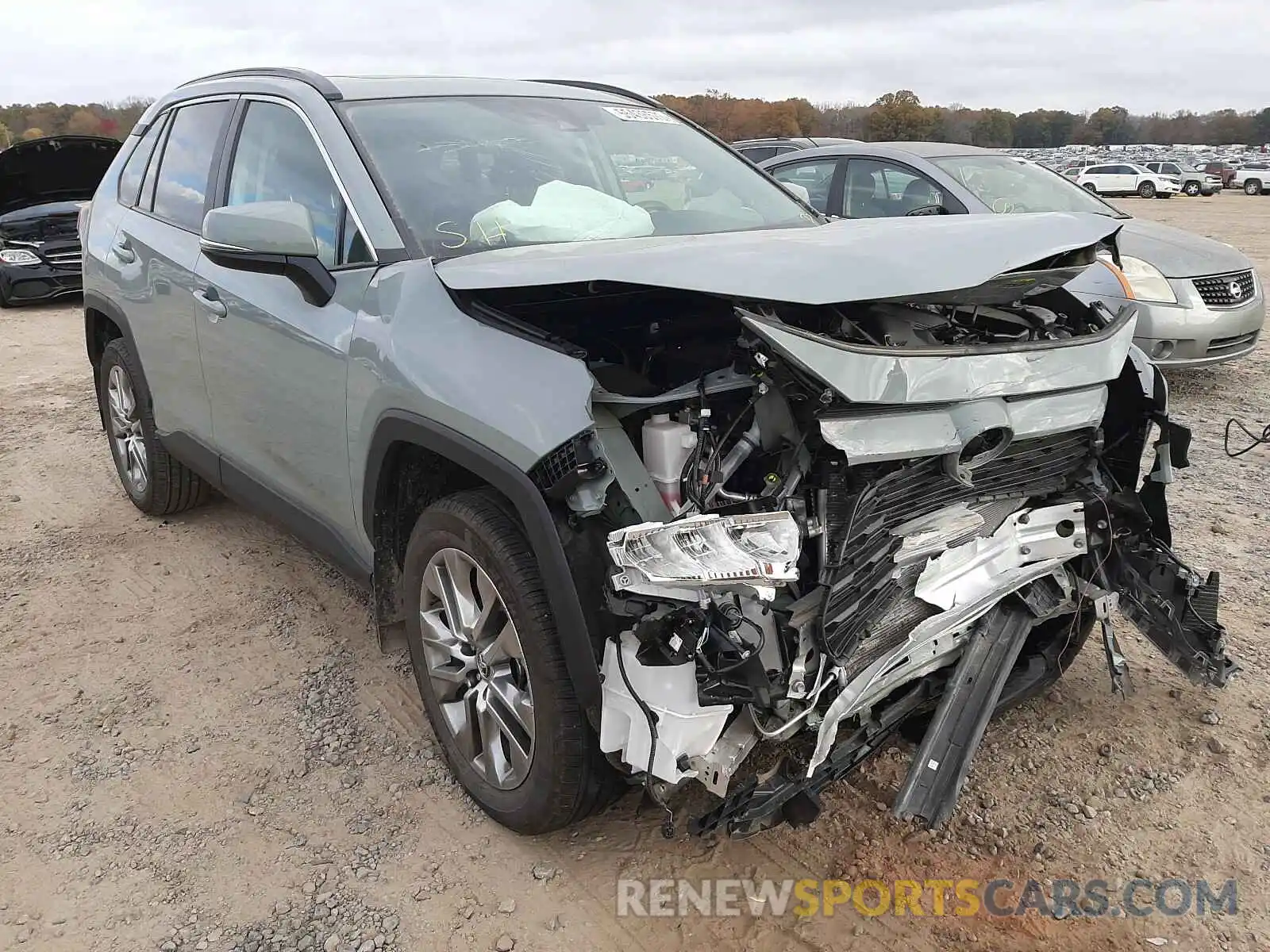 1 Photograph of a damaged car 2T3C1RFV2LW071041 TOYOTA RAV4 2020