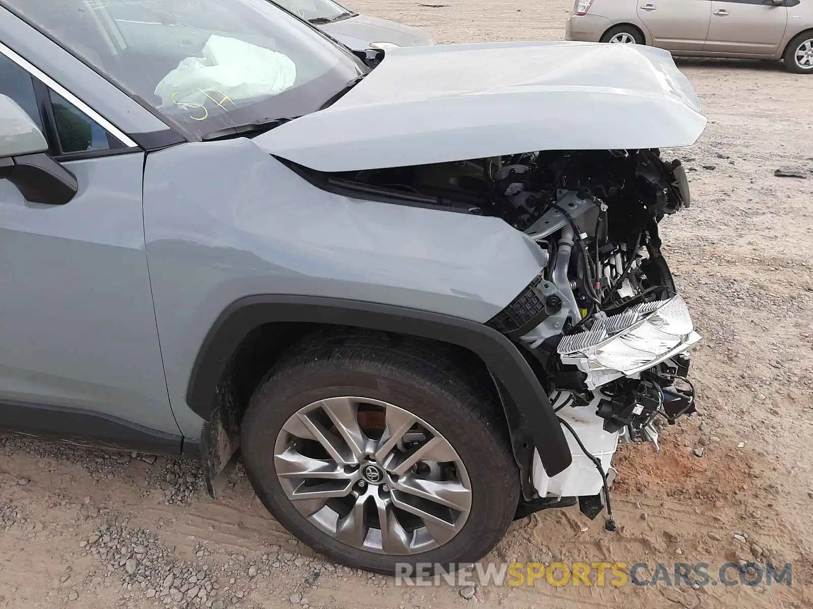 9 Photograph of a damaged car 2T3C1RFV2LW071041 TOYOTA RAV4 2020