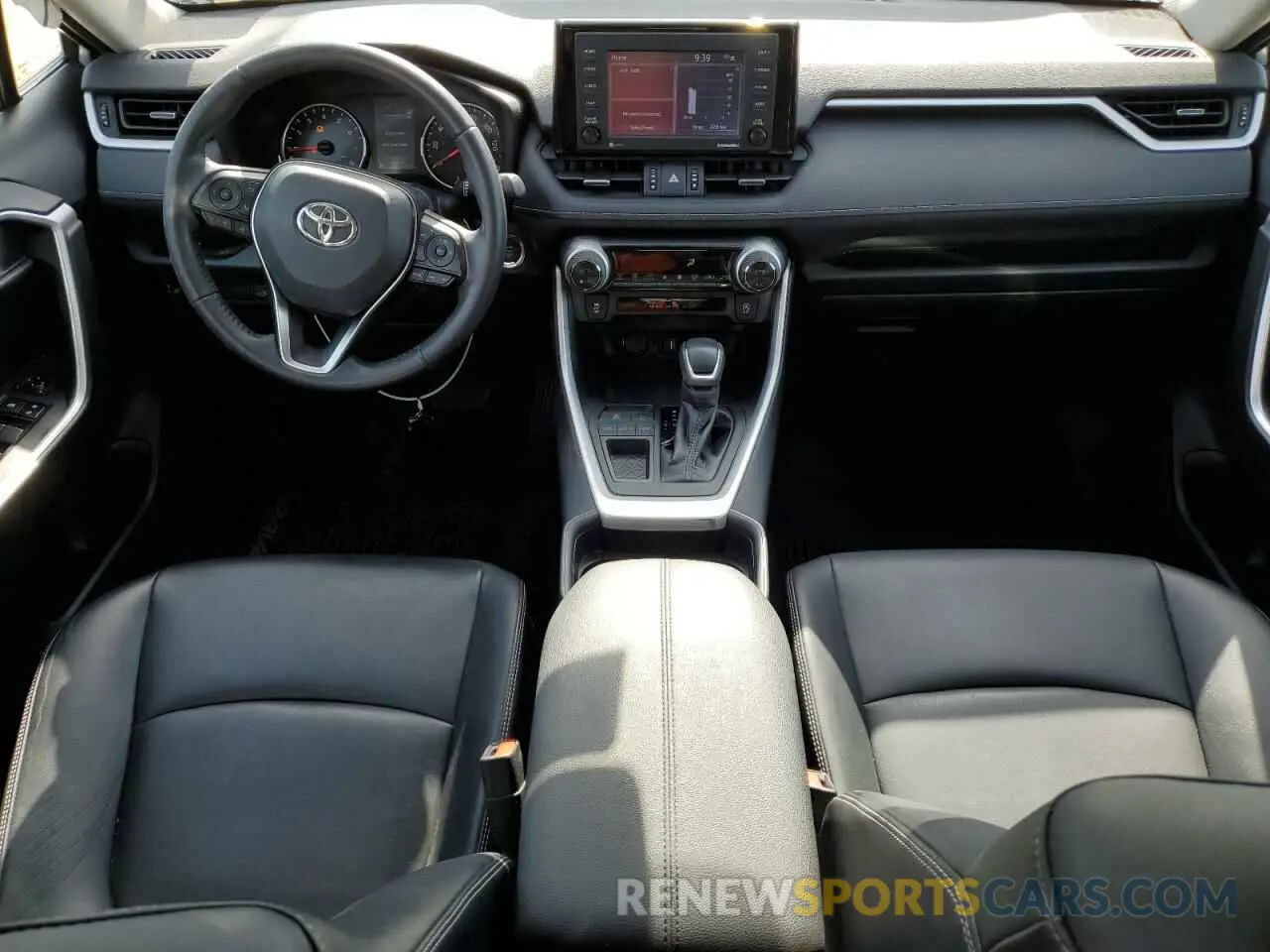 8 Photograph of a damaged car 2T3C1RFV2LW075199 TOYOTA RAV4 2020
