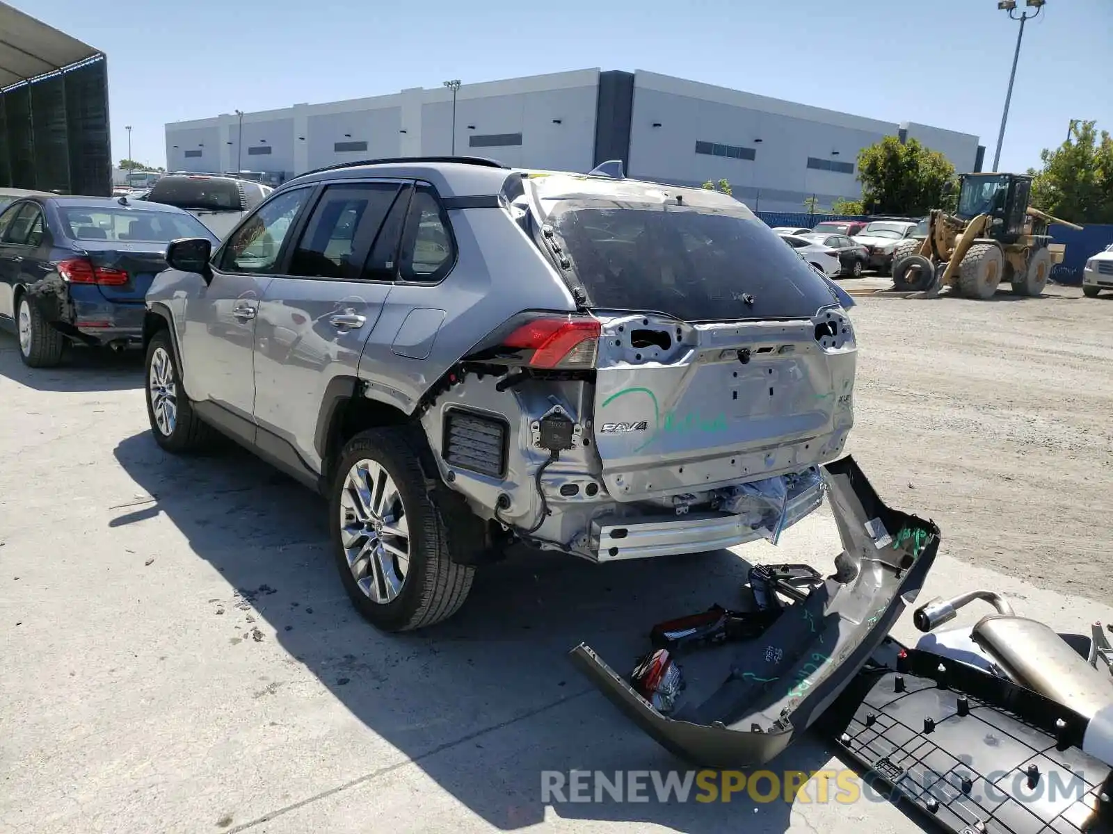 3 Photograph of a damaged car 2T3C1RFV2LW075395 TOYOTA RAV4 2020