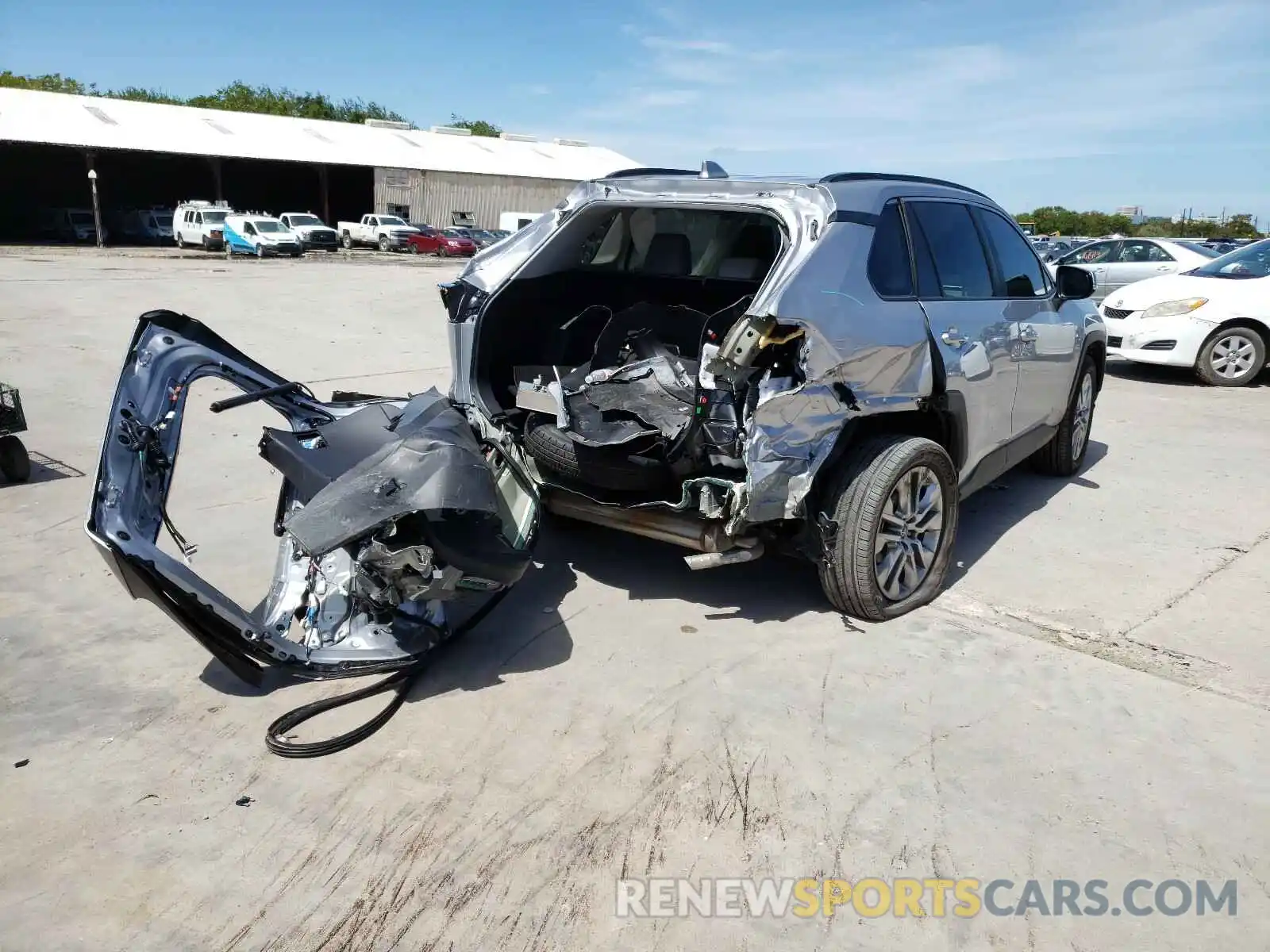 4 Photograph of a damaged car 2T3C1RFV2LW077387 TOYOTA RAV4 2020