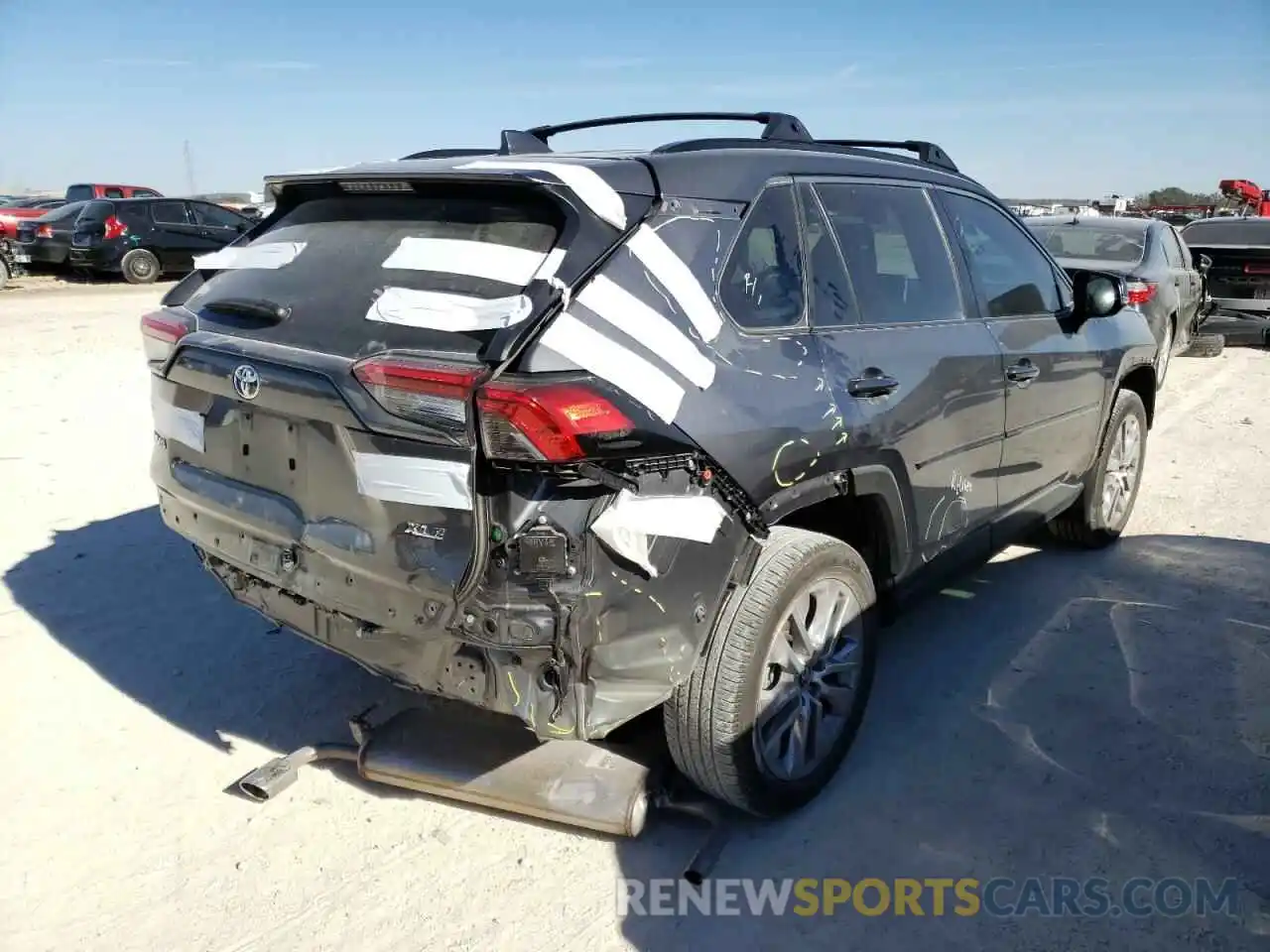 4 Photograph of a damaged car 2T3C1RFV2LW095842 TOYOTA RAV4 2020