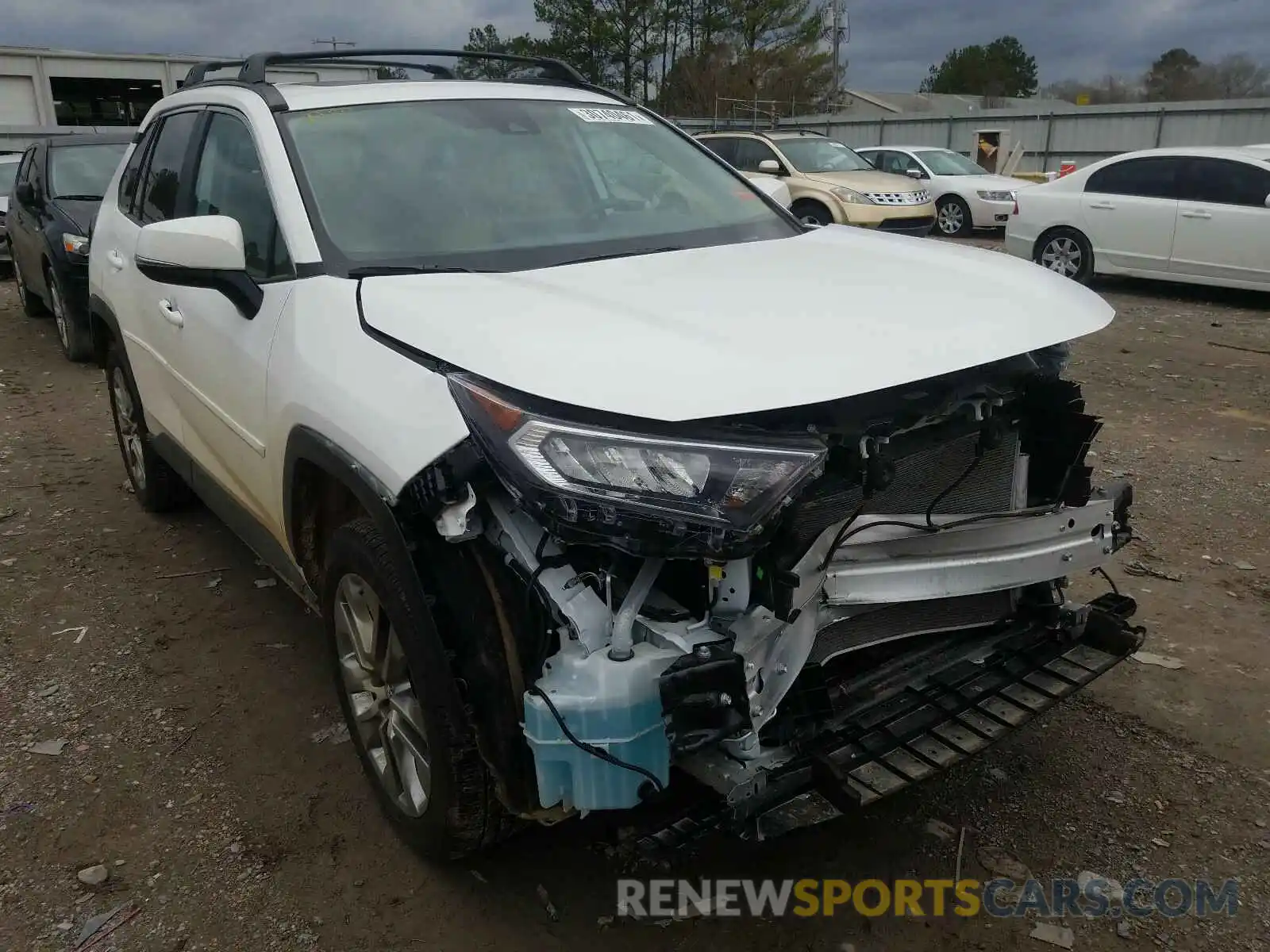 1 Photograph of a damaged car 2T3C1RFV2LW099616 TOYOTA RAV4 2020