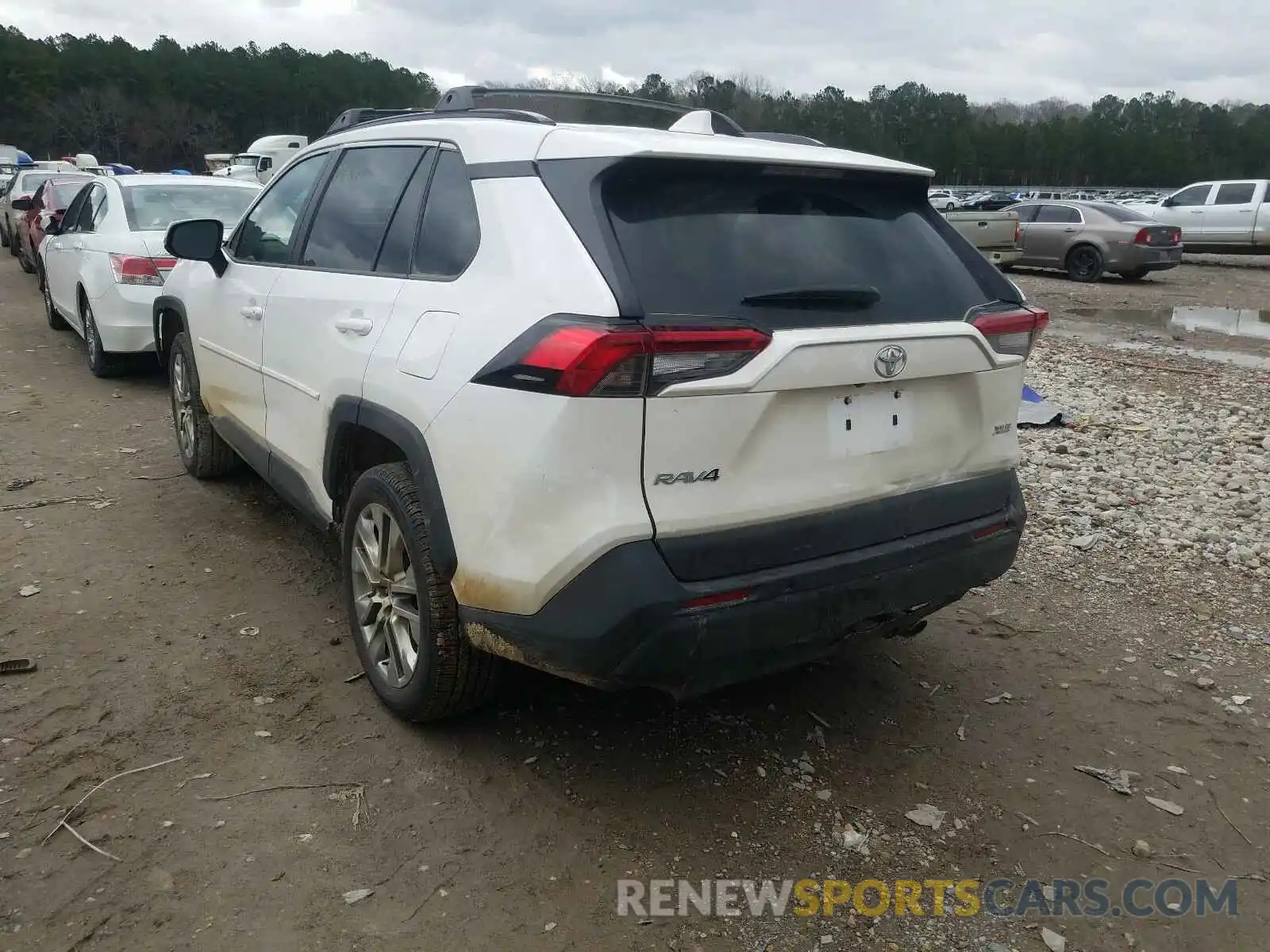 3 Photograph of a damaged car 2T3C1RFV2LW099616 TOYOTA RAV4 2020