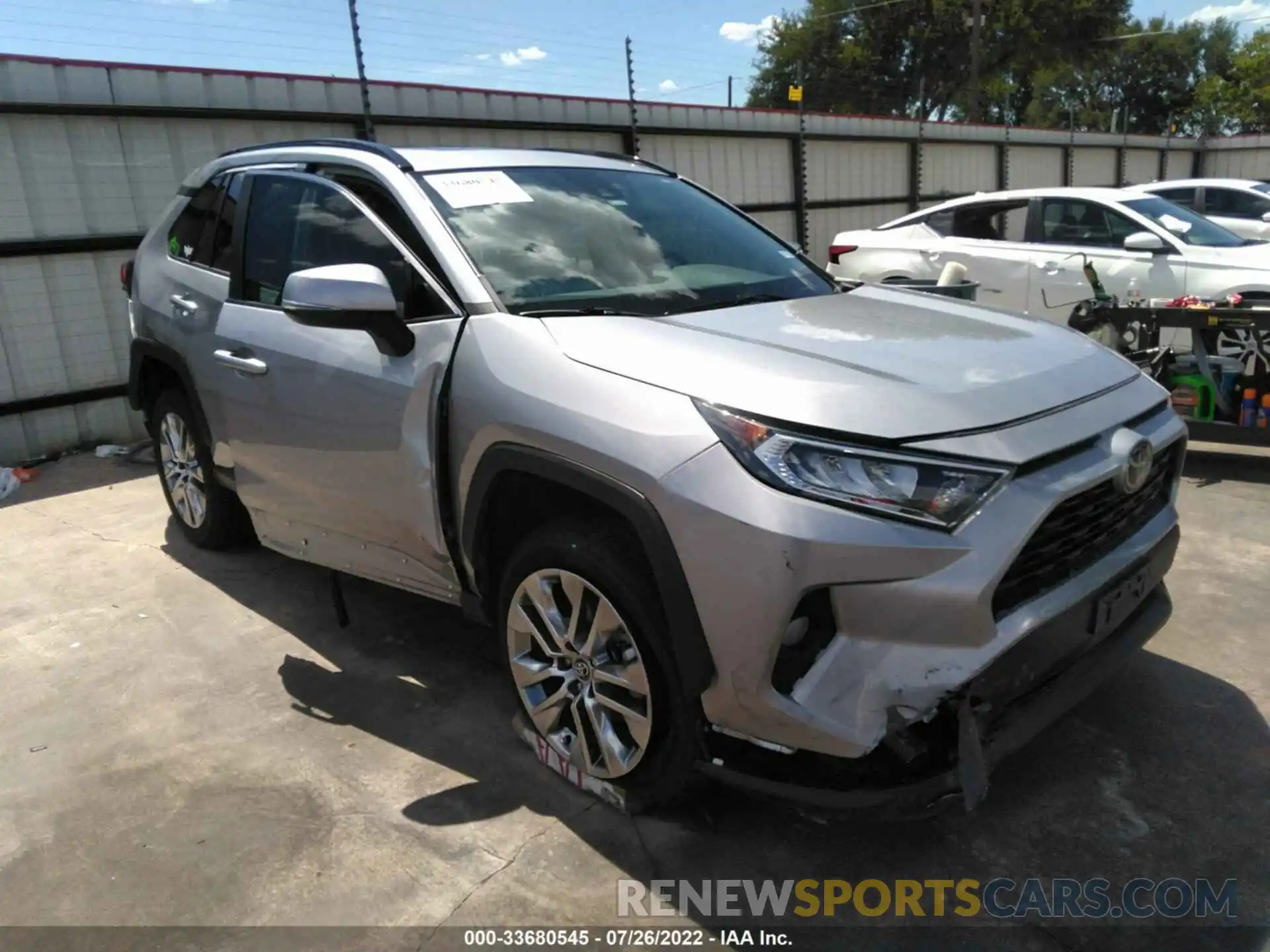 1 Photograph of a damaged car 2T3C1RFV3LC035134 TOYOTA RAV4 2020