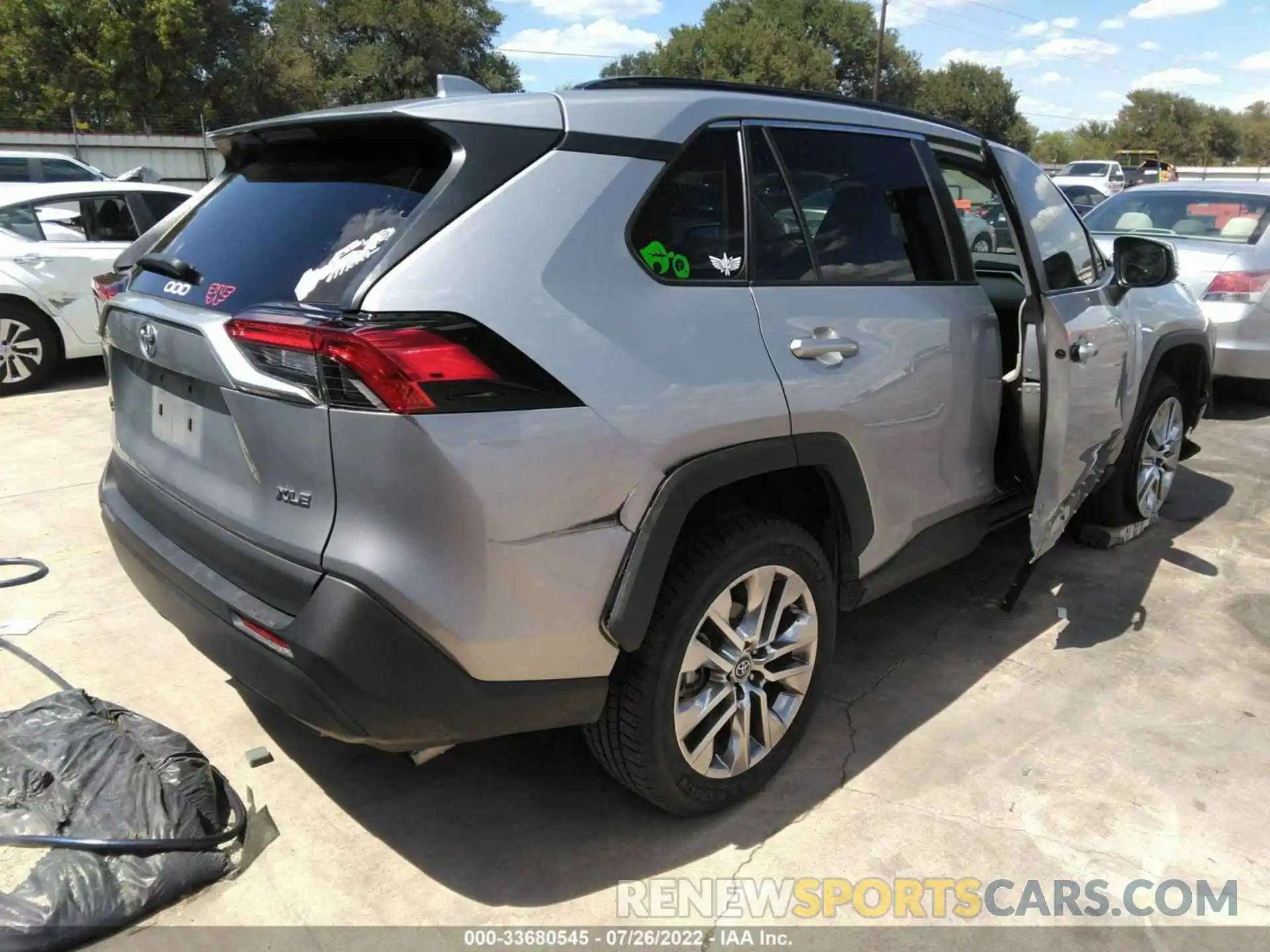 4 Photograph of a damaged car 2T3C1RFV3LC035134 TOYOTA RAV4 2020