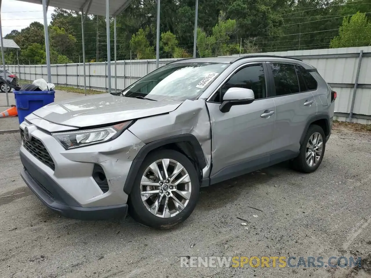 1 Photograph of a damaged car 2T3C1RFV3LC055447 TOYOTA RAV4 2020