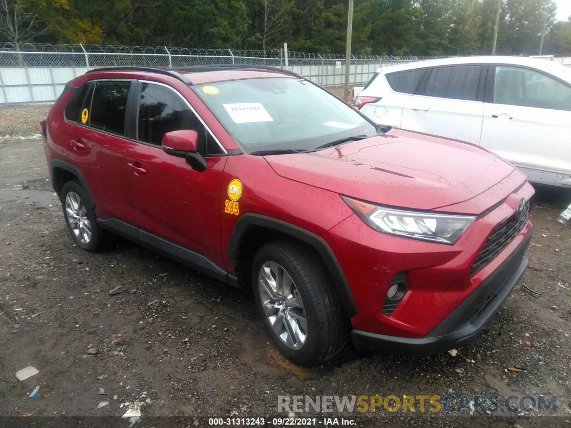 1 Photograph of a damaged car 2T3C1RFV3LC058445 TOYOTA RAV4 2020