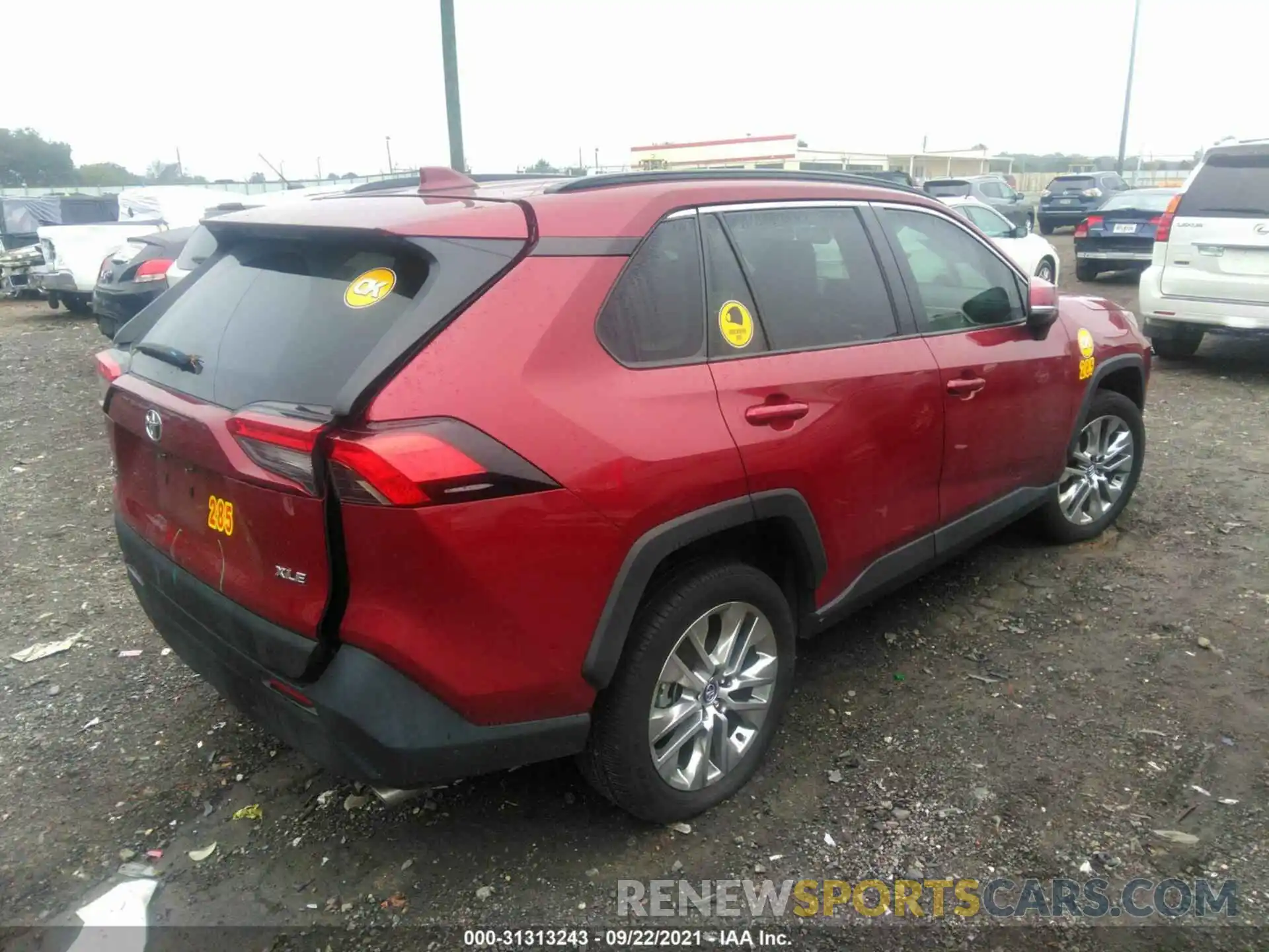 4 Photograph of a damaged car 2T3C1RFV3LC058445 TOYOTA RAV4 2020