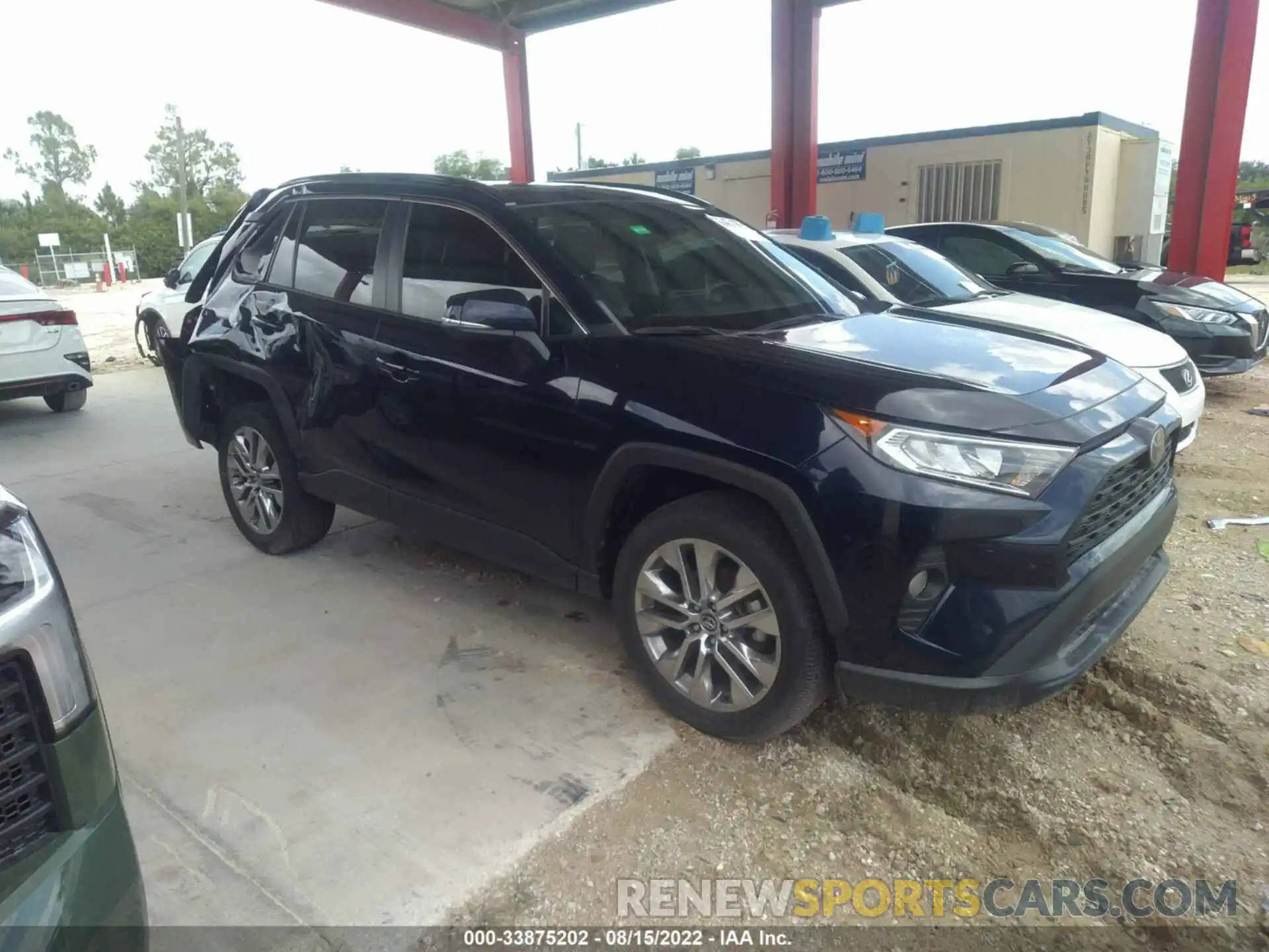 1 Photograph of a damaged car 2T3C1RFV3LC064634 TOYOTA RAV4 2020