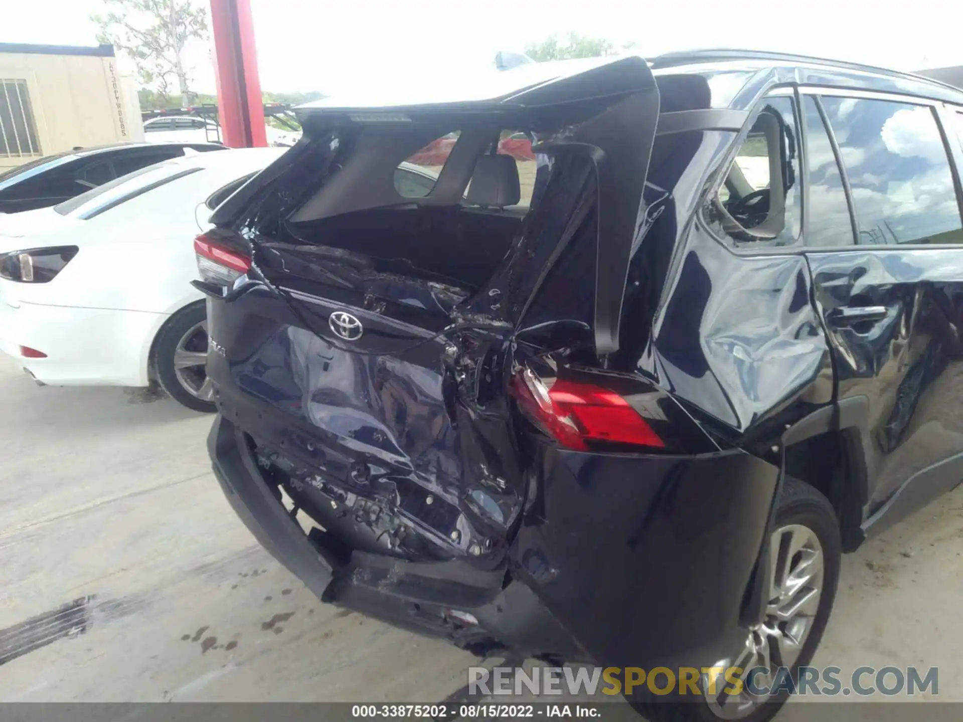 6 Photograph of a damaged car 2T3C1RFV3LC064634 TOYOTA RAV4 2020