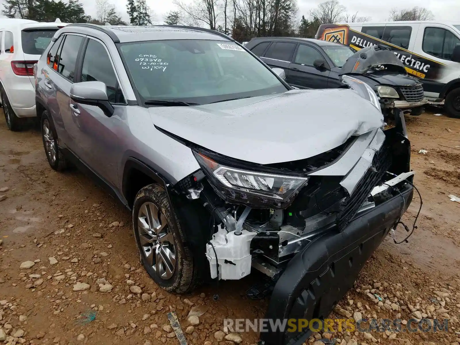 1 Photograph of a damaged car 2T3C1RFV3LC073348 TOYOTA RAV4 2020