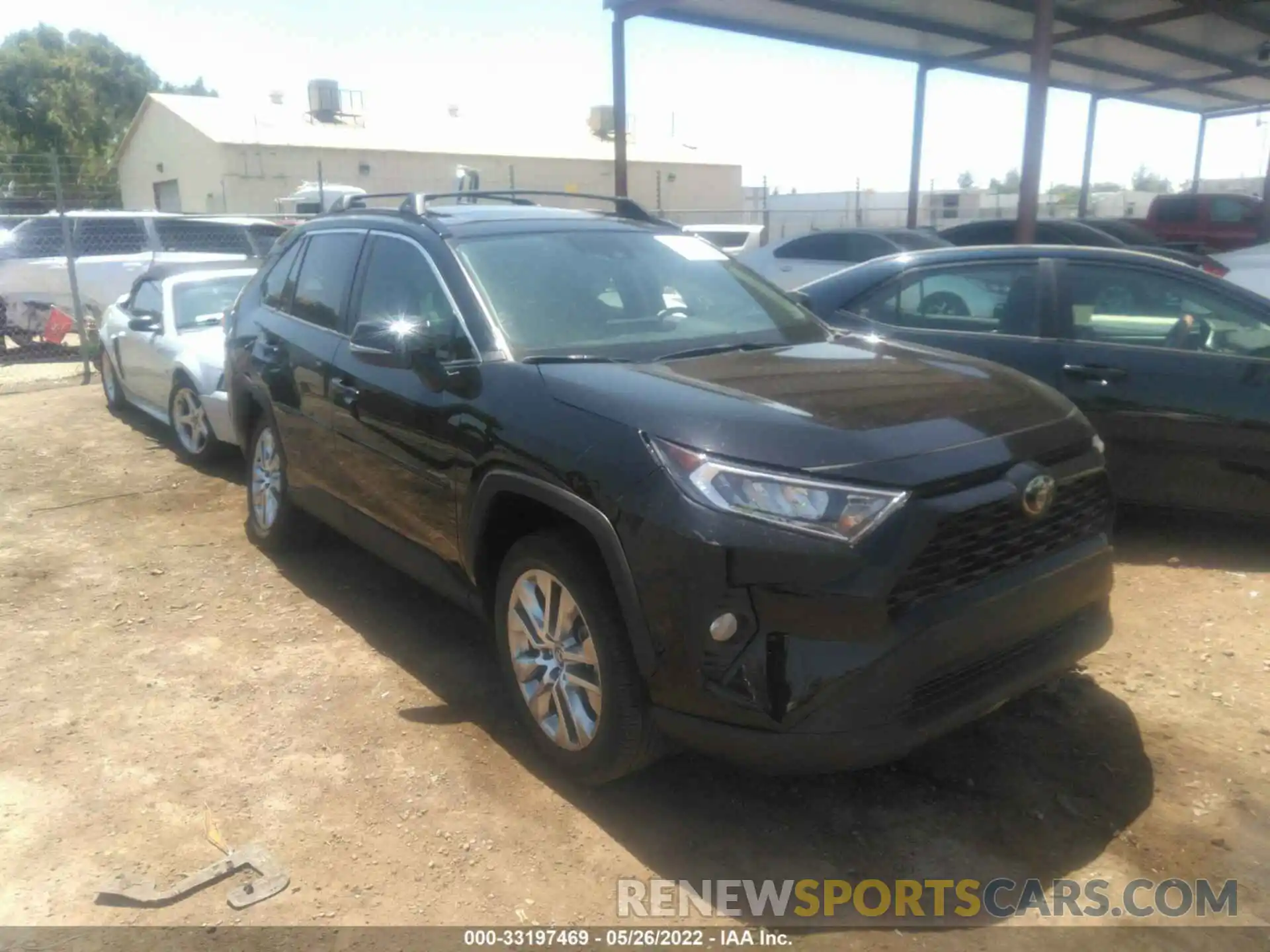 1 Photograph of a damaged car 2T3C1RFV3LC073883 TOYOTA RAV4 2020