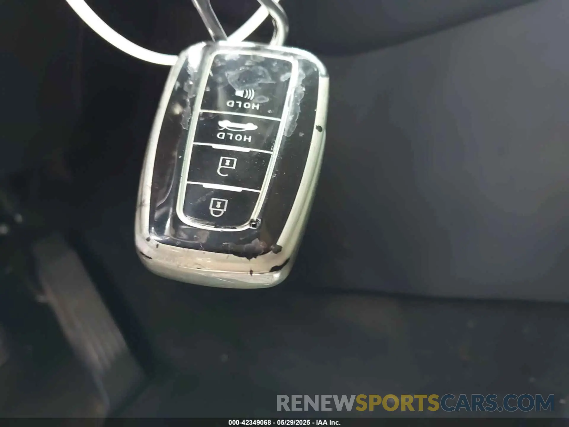 11 Photograph of a damaged car 2T3C1RFV3LW060078 TOYOTA RAV4 2020