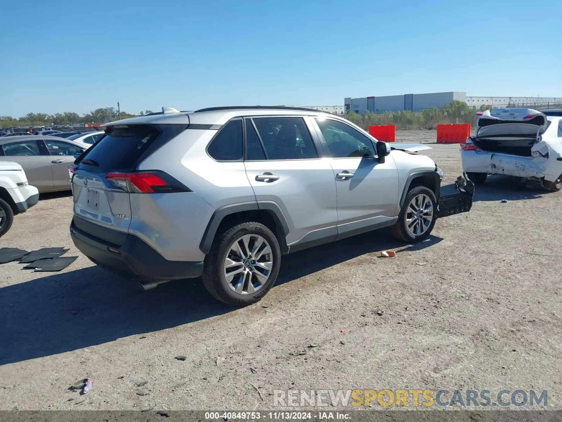 4 Photograph of a damaged car 2T3C1RFV3LW070271 TOYOTA RAV4 2020