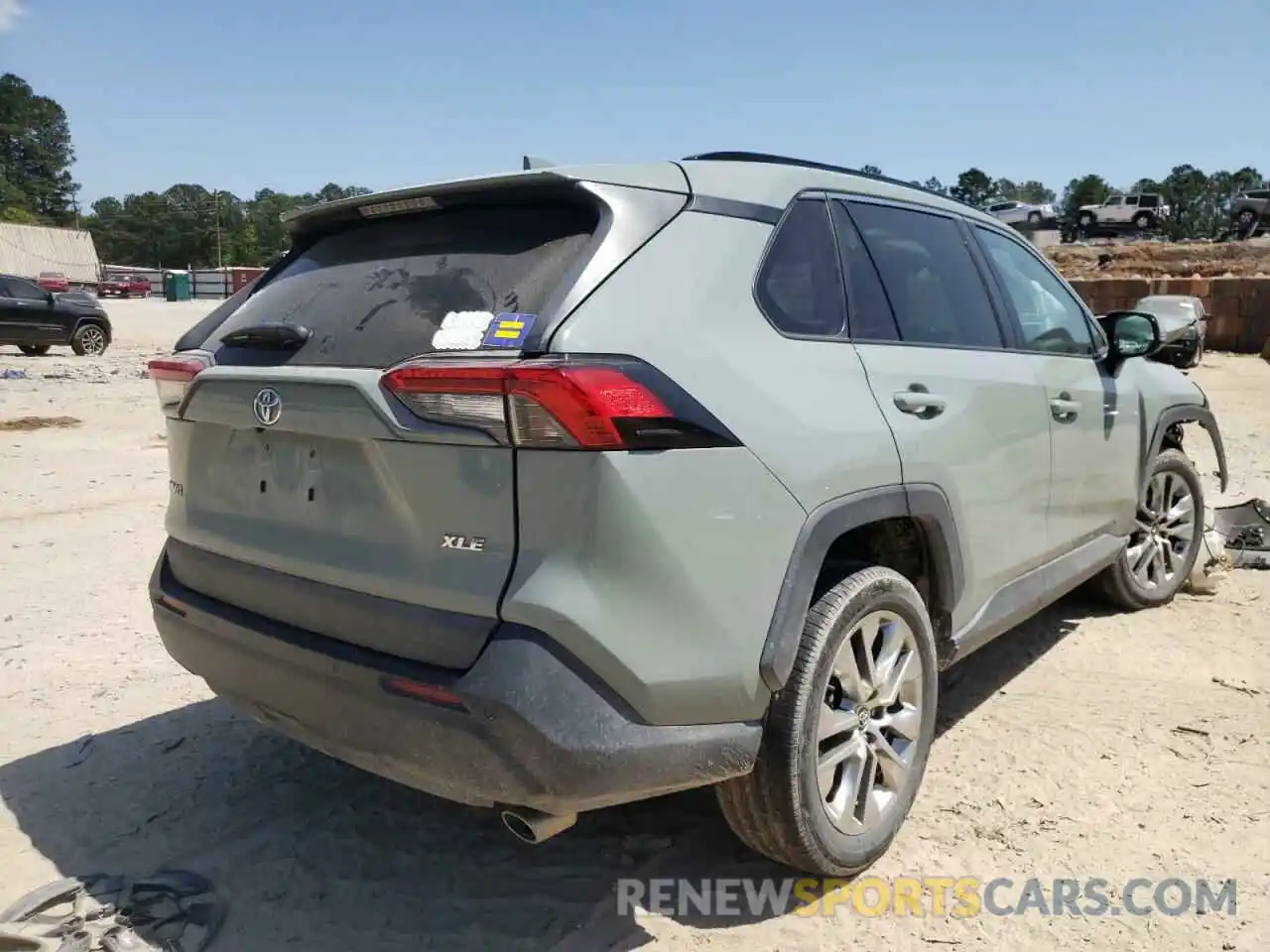 4 Photograph of a damaged car 2T3C1RFV3LW091928 TOYOTA RAV4 2020