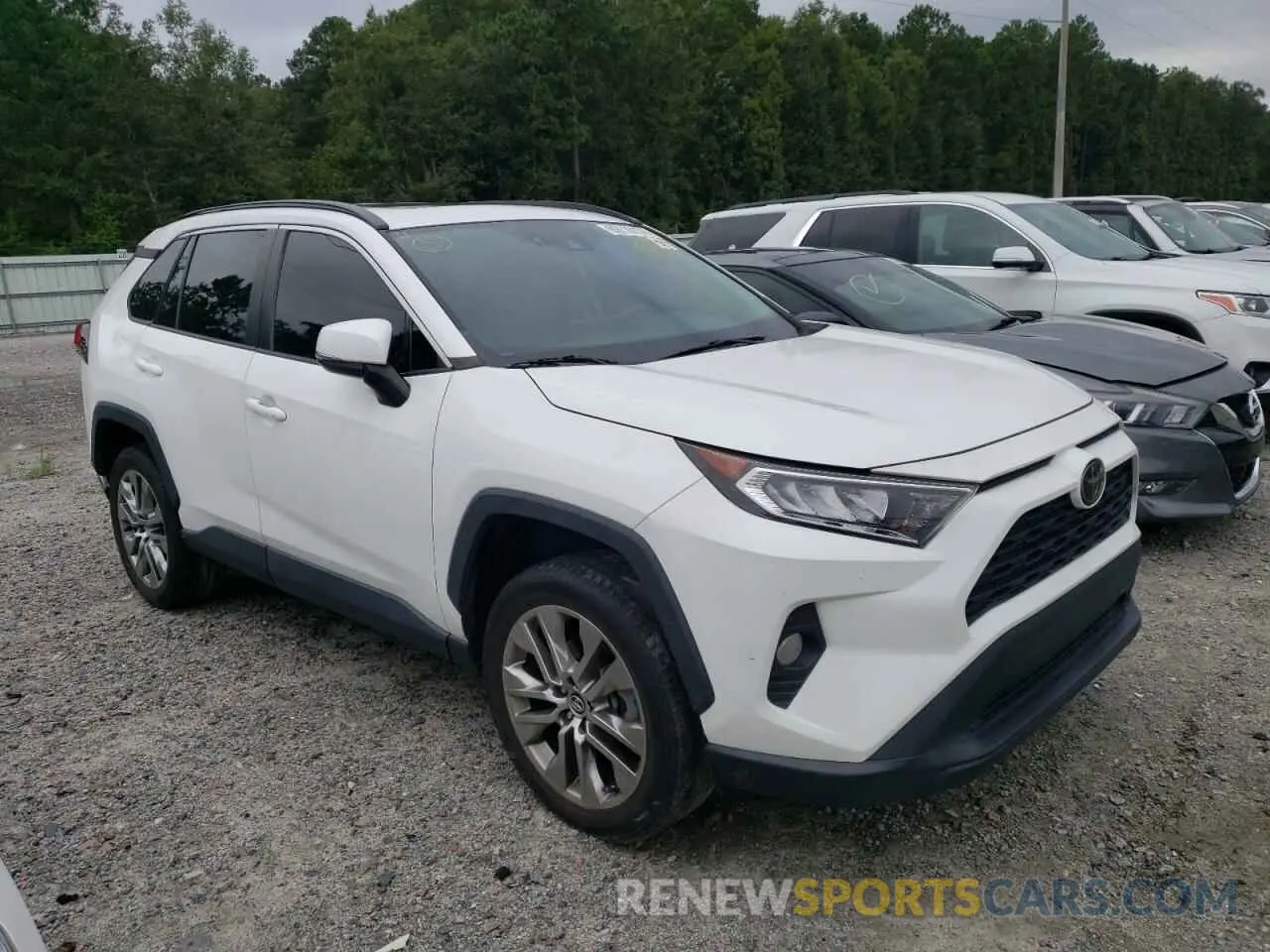 4 Photograph of a damaged car 2T3C1RFV4LW068464 TOYOTA RAV4 2020