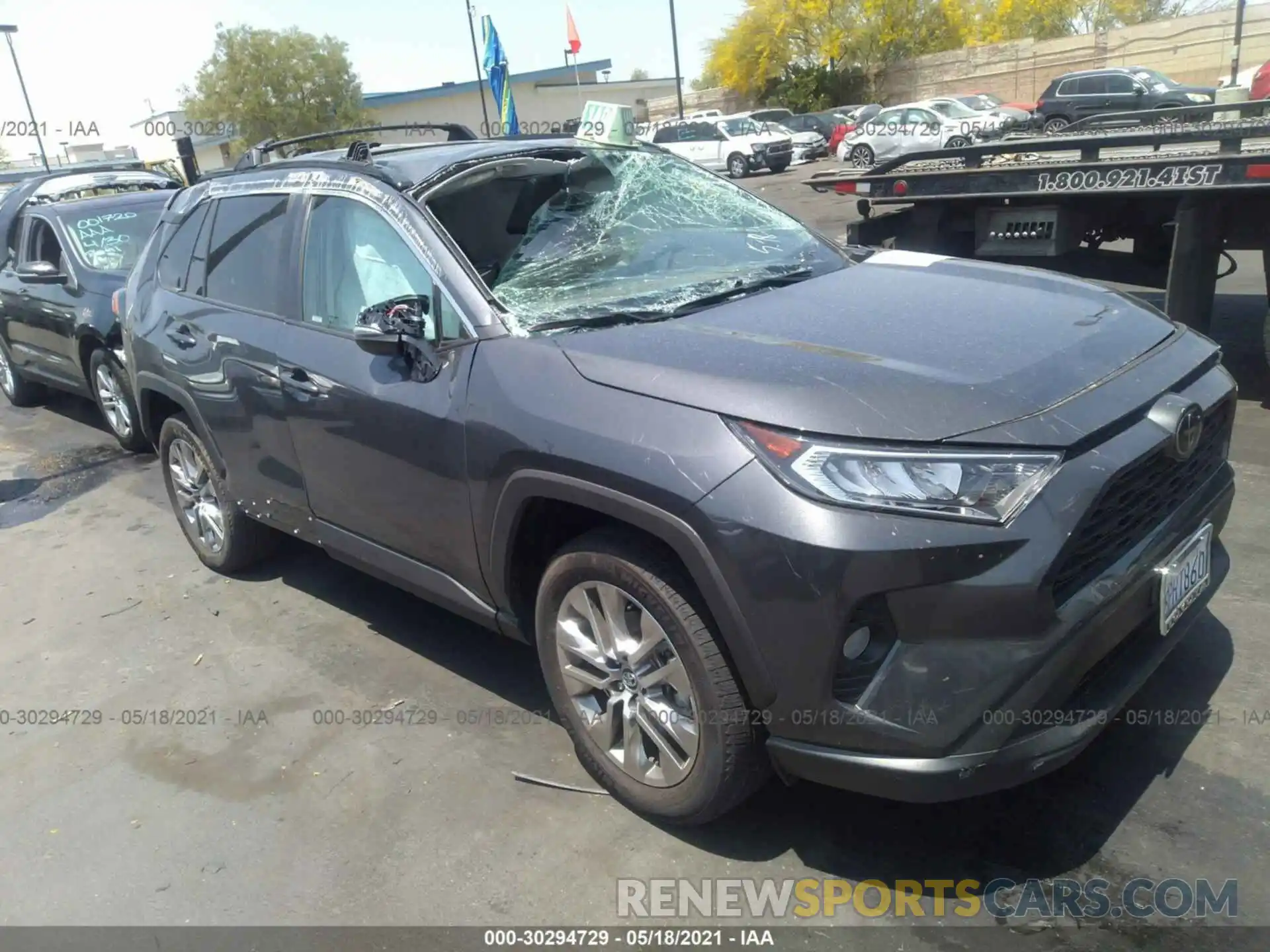 1 Photograph of a damaged car 2T3C1RFV4LW071445 TOYOTA RAV4 2020