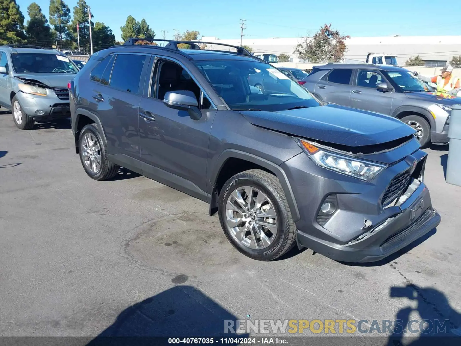1 Photograph of a damaged car 2T3C1RFV4LW083871 TOYOTA RAV4 2020