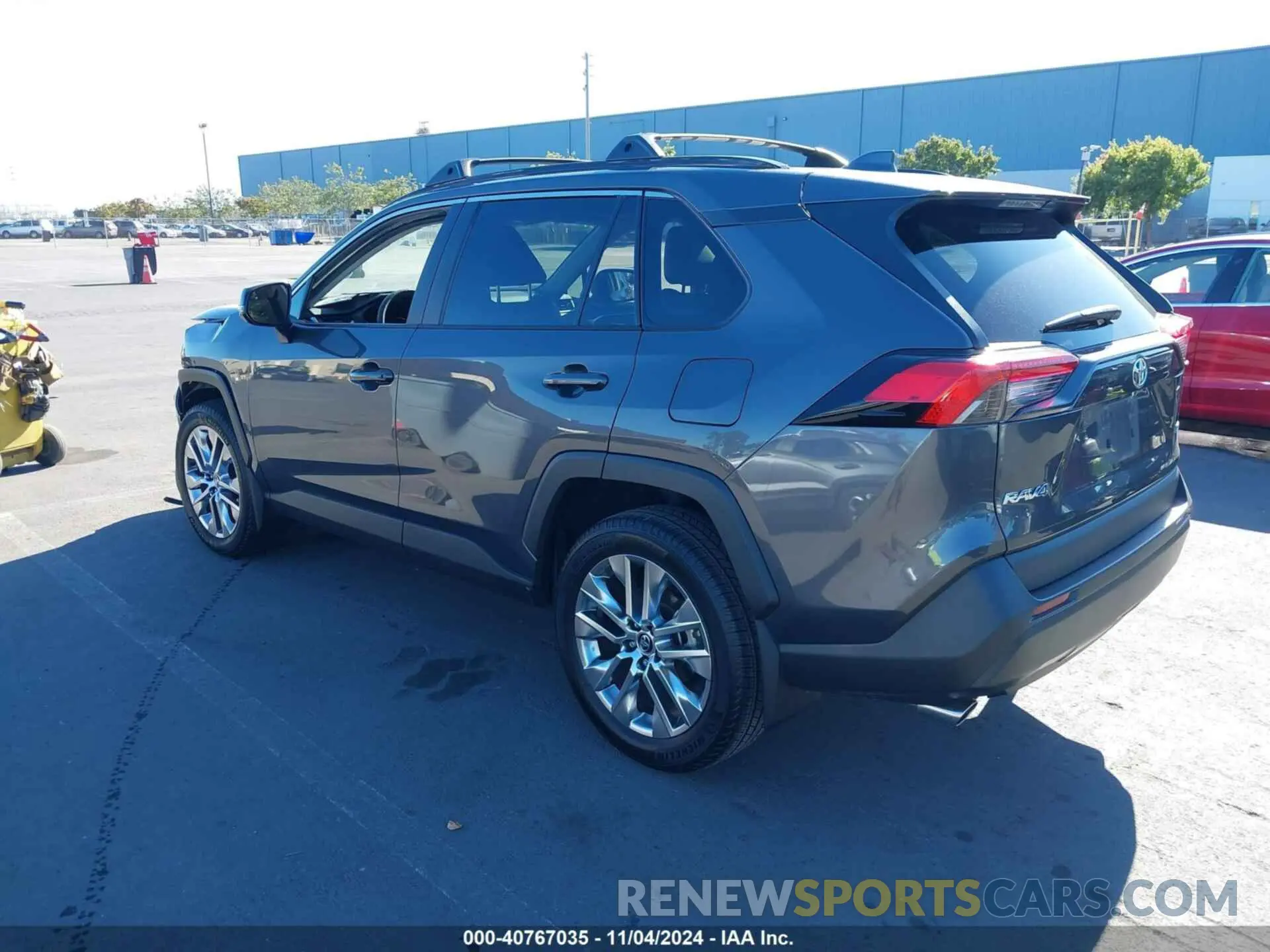 3 Photograph of a damaged car 2T3C1RFV4LW083871 TOYOTA RAV4 2020