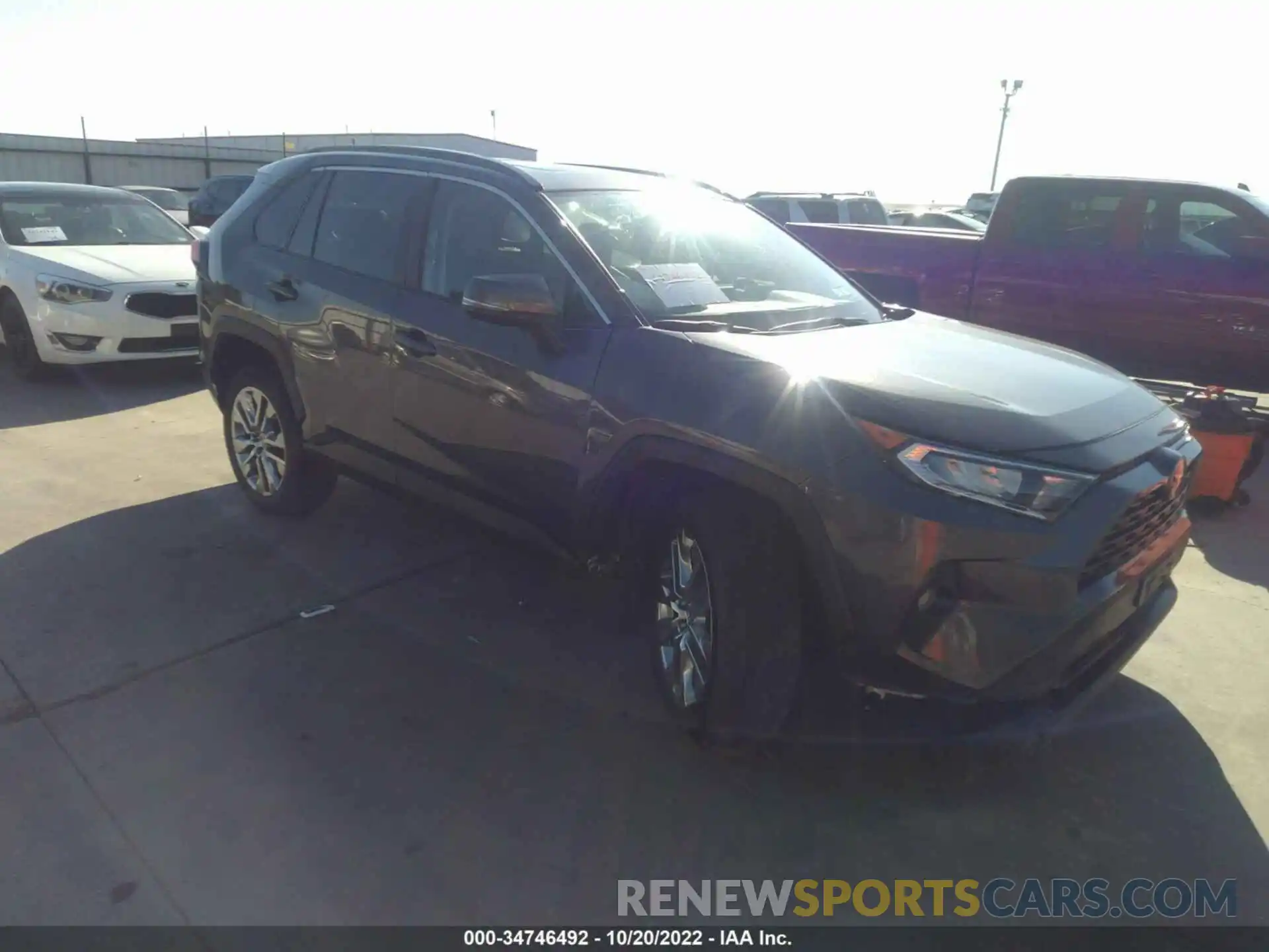 1 Photograph of a damaged car 2T3C1RFV4LW093185 TOYOTA RAV4 2020