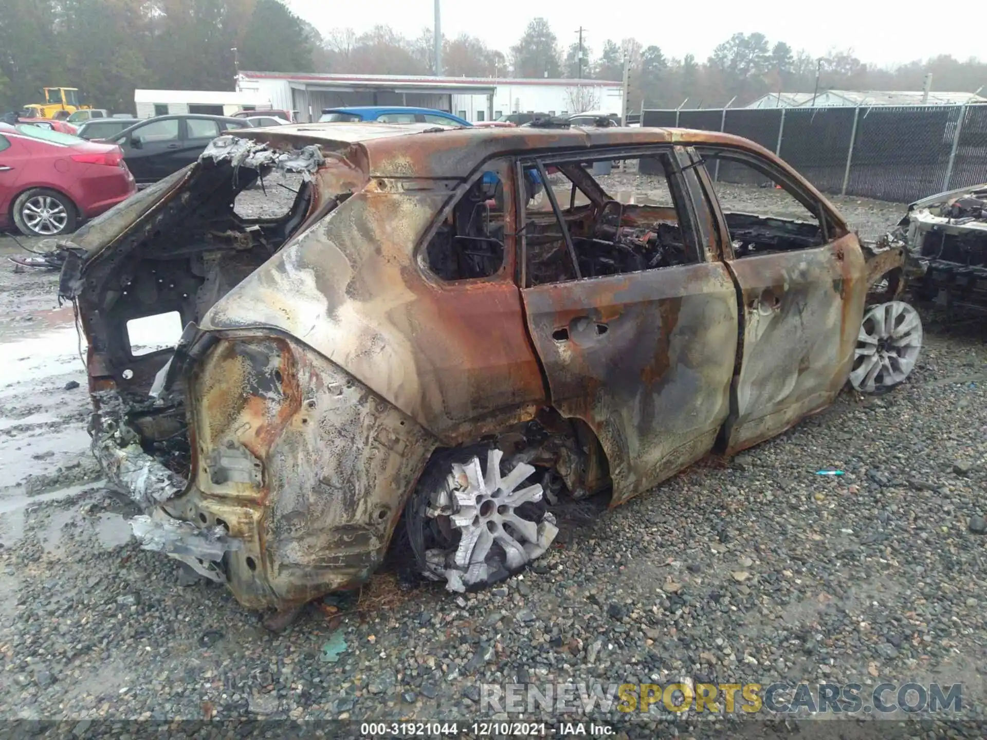 4 Photograph of a damaged car 2T3C1RFV4LW094546 TOYOTA RAV4 2020