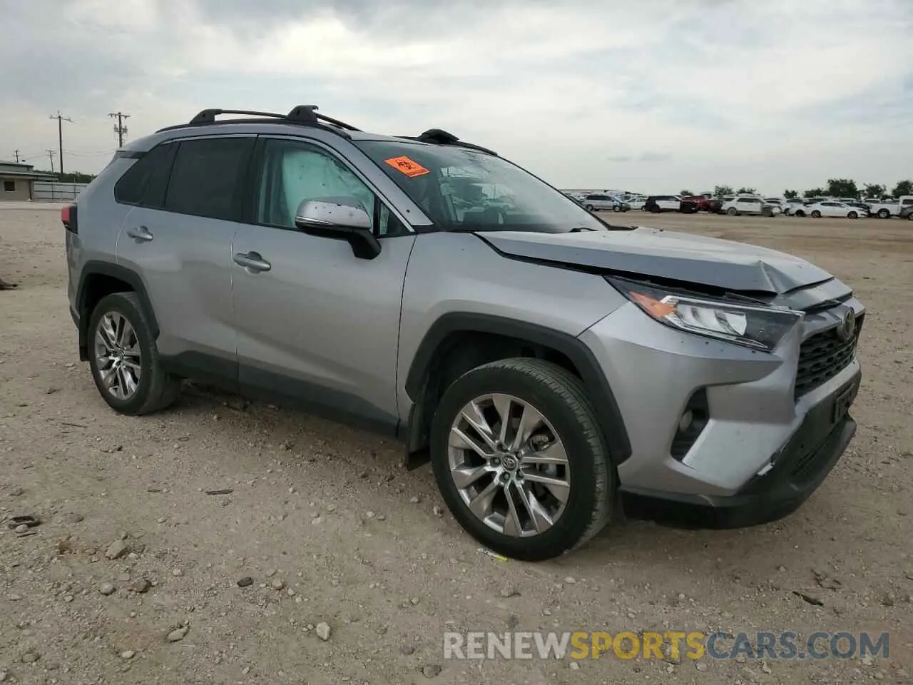 4 Photograph of a damaged car 2T3C1RFV4LW095471 TOYOTA RAV4 2020