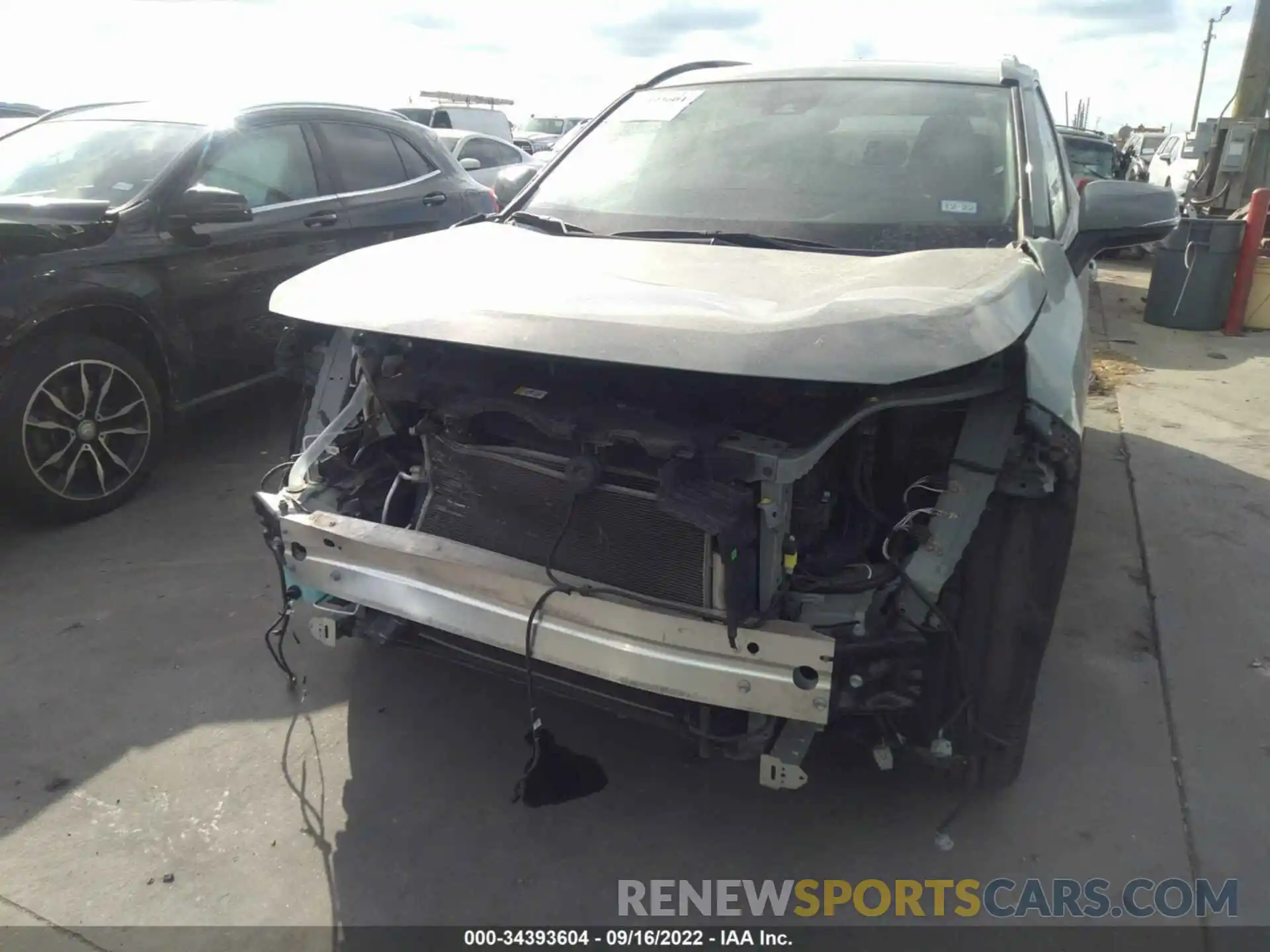 6 Photograph of a damaged car 2T3C1RFV5LC043770 TOYOTA RAV4 2020