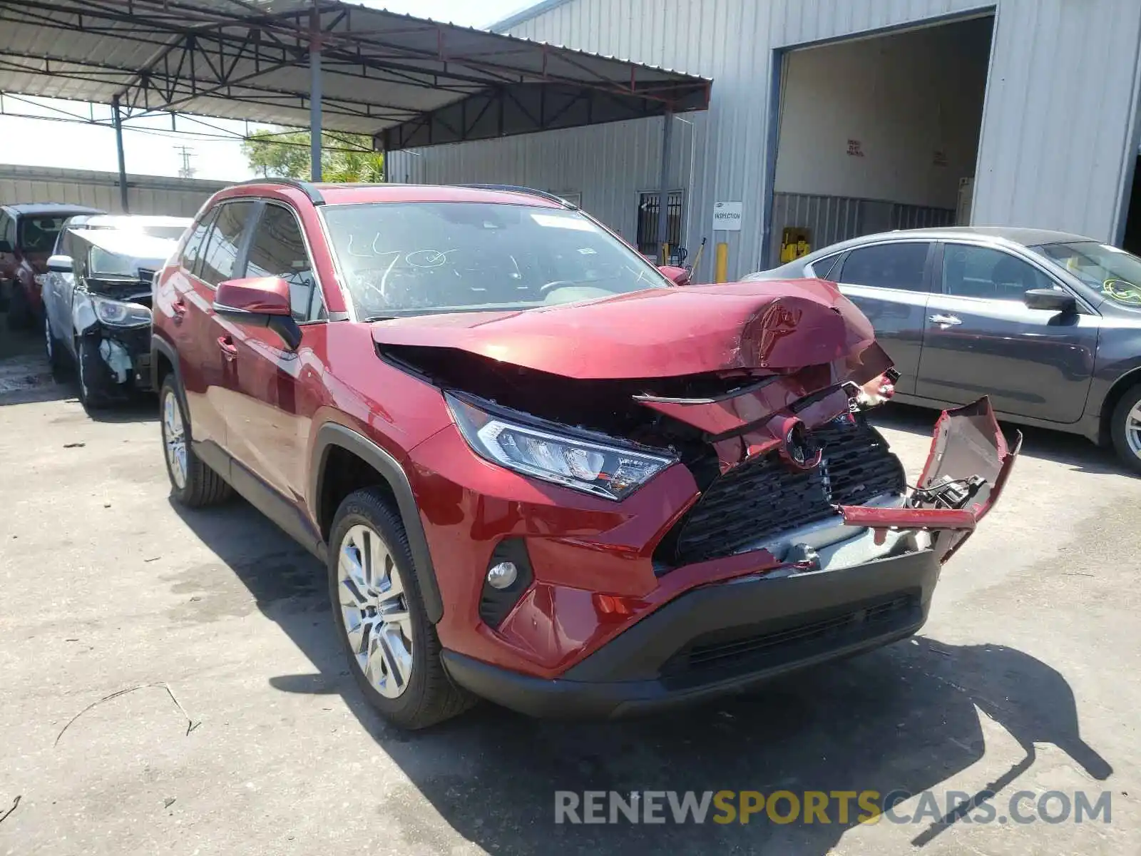 1 Photograph of a damaged car 2T3C1RFV5LC079507 TOYOTA RAV4 2020