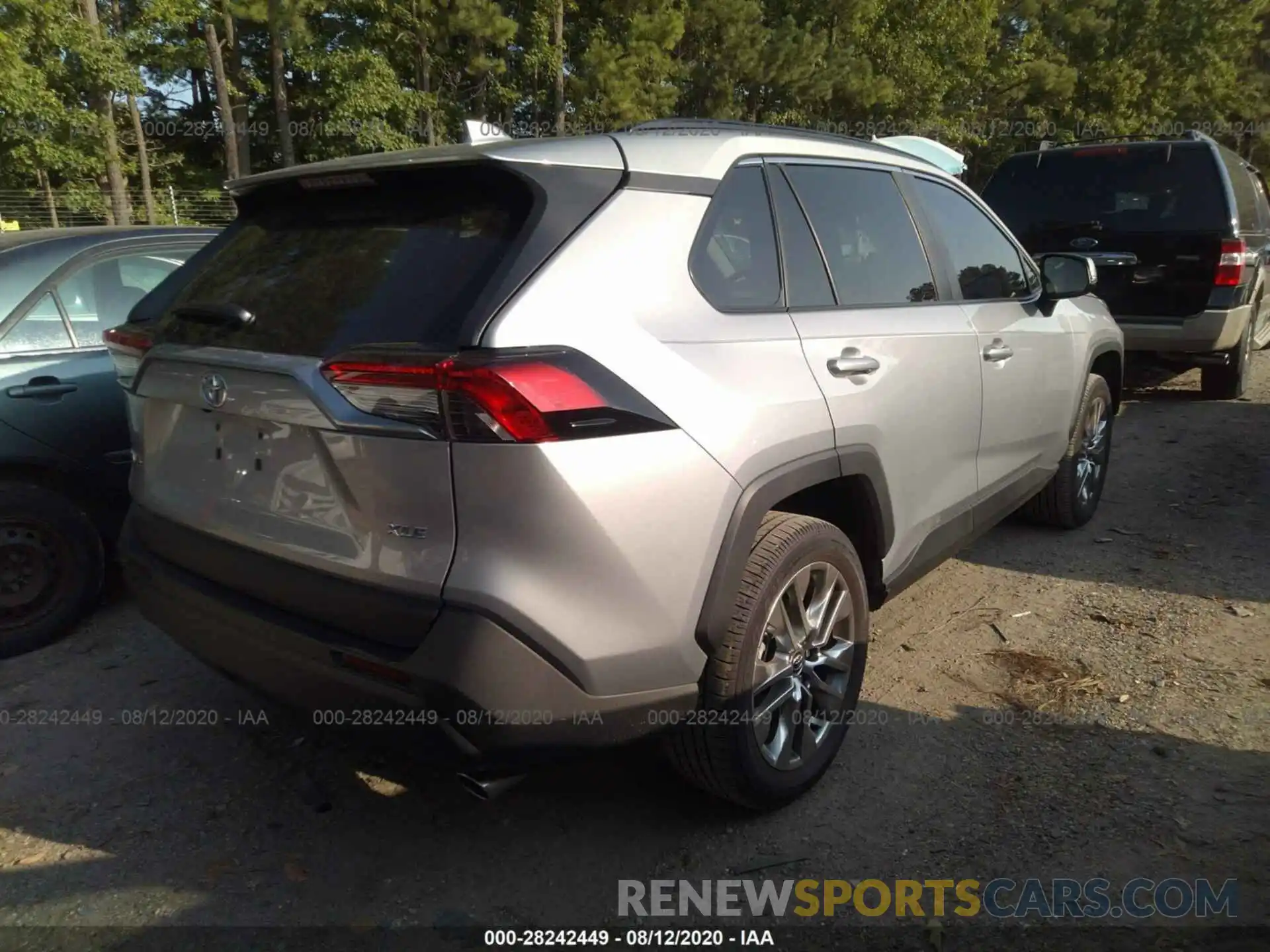 4 Photograph of a damaged car 2T3C1RFV5LW060776 TOYOTA RAV4 2020