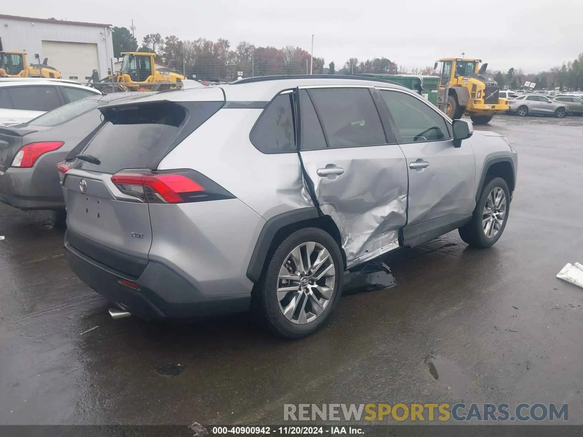 4 Photograph of a damaged car 2T3C1RFV5LW065749 TOYOTA RAV4 2020