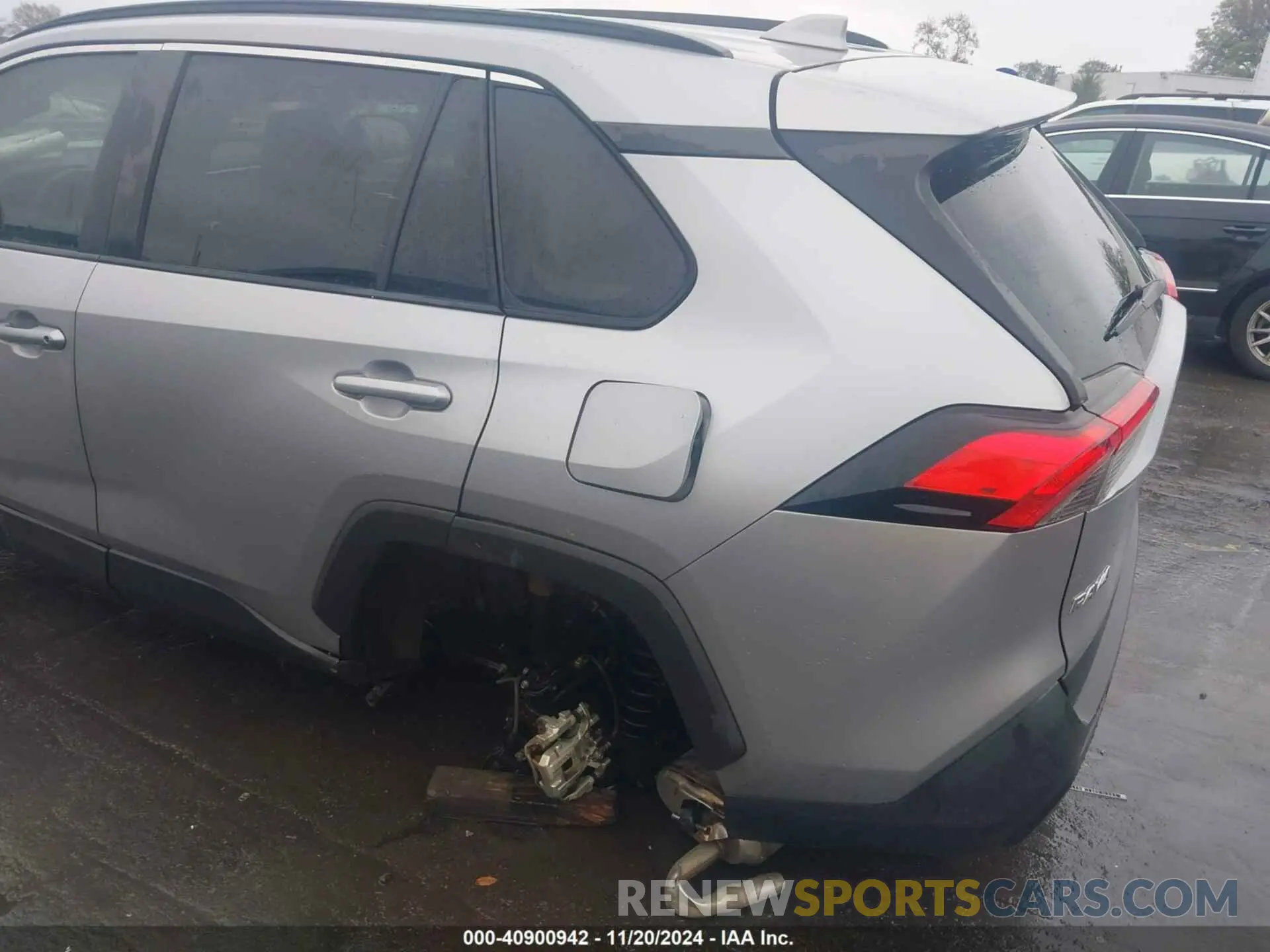 6 Photograph of a damaged car 2T3C1RFV5LW065749 TOYOTA RAV4 2020