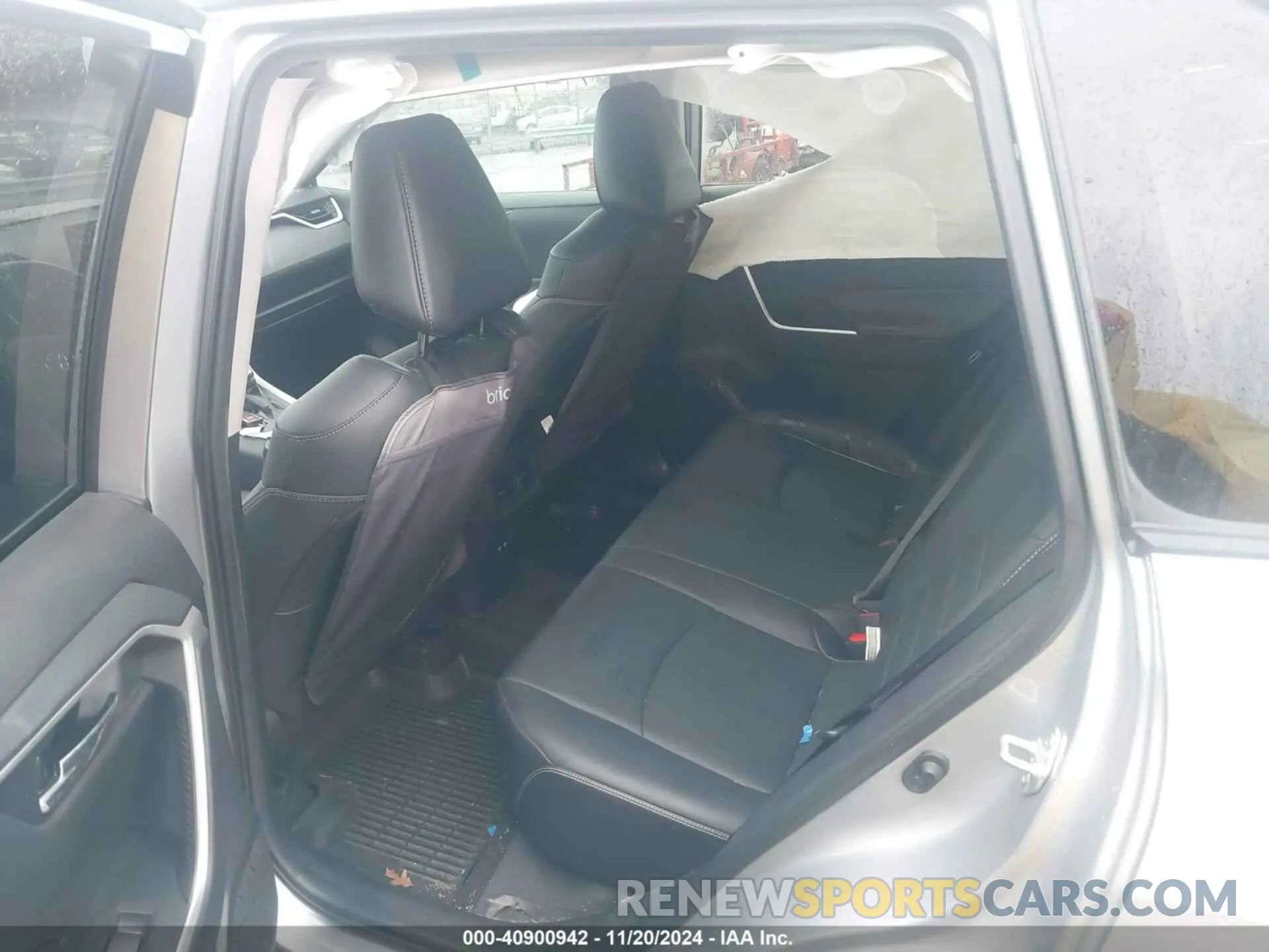 8 Photograph of a damaged car 2T3C1RFV5LW065749 TOYOTA RAV4 2020