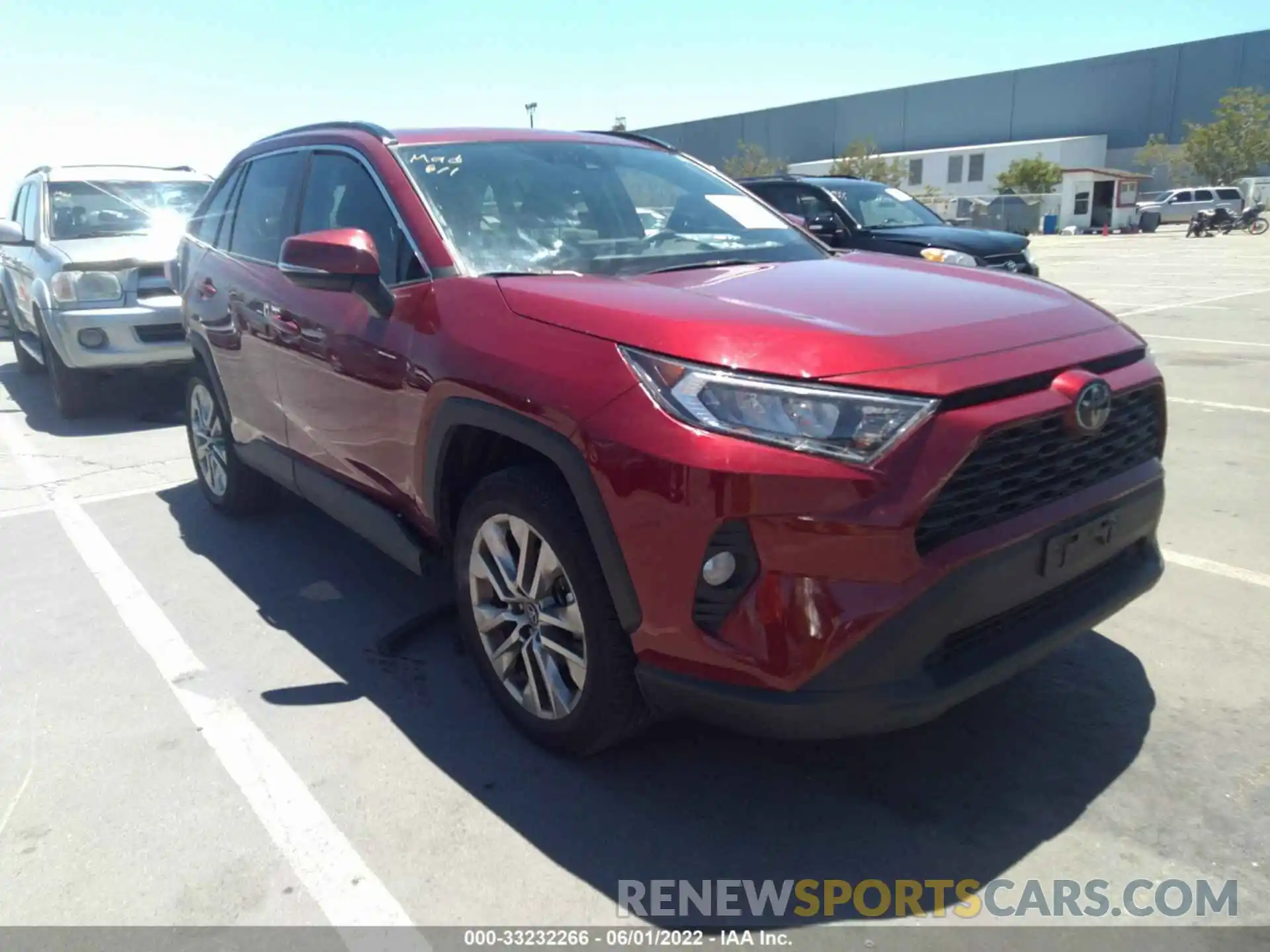 1 Photograph of a damaged car 2T3C1RFV5LW066691 TOYOTA RAV4 2020