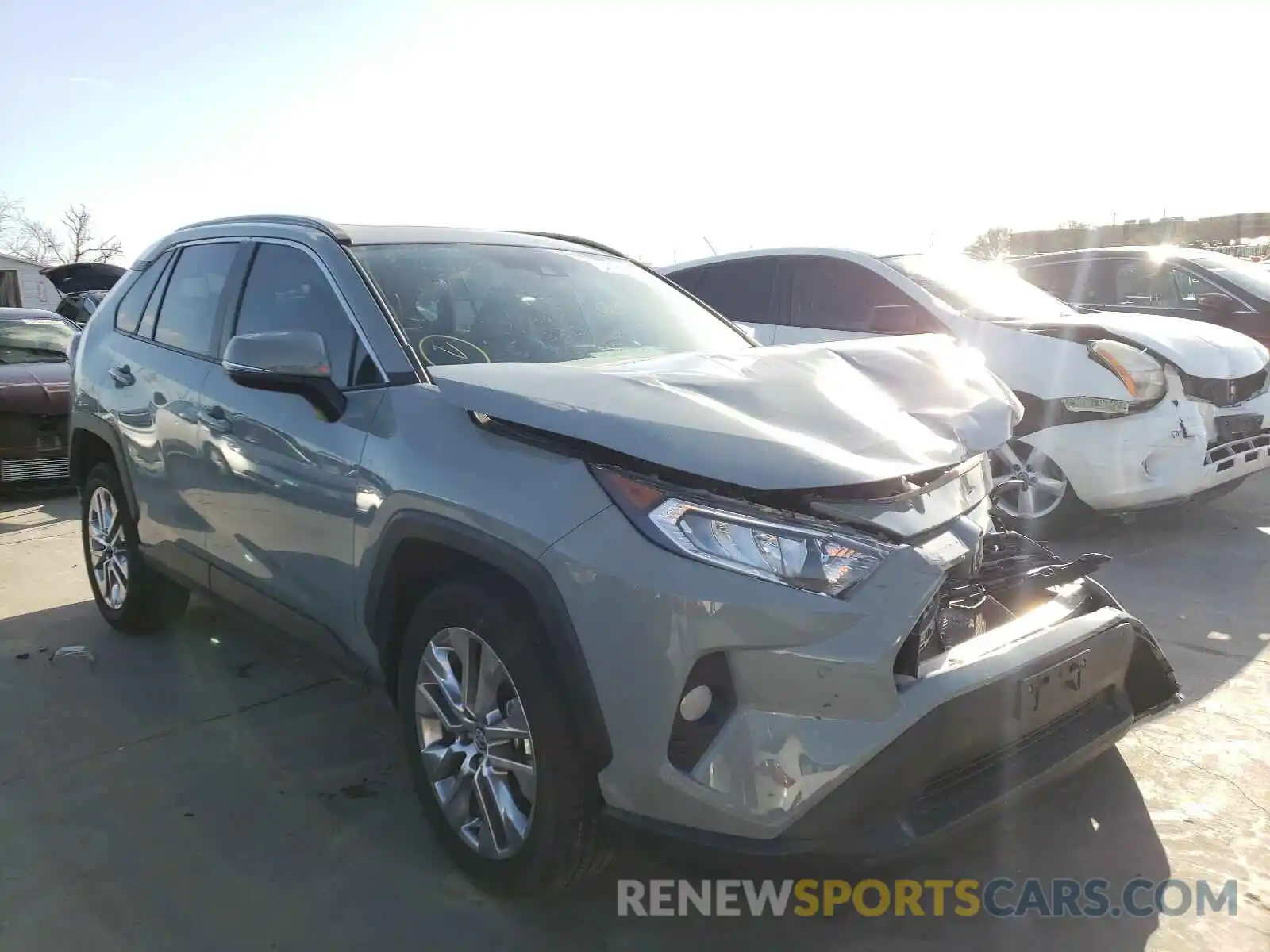 1 Photograph of a damaged car 2T3C1RFV5LW078937 TOYOTA RAV4 2020