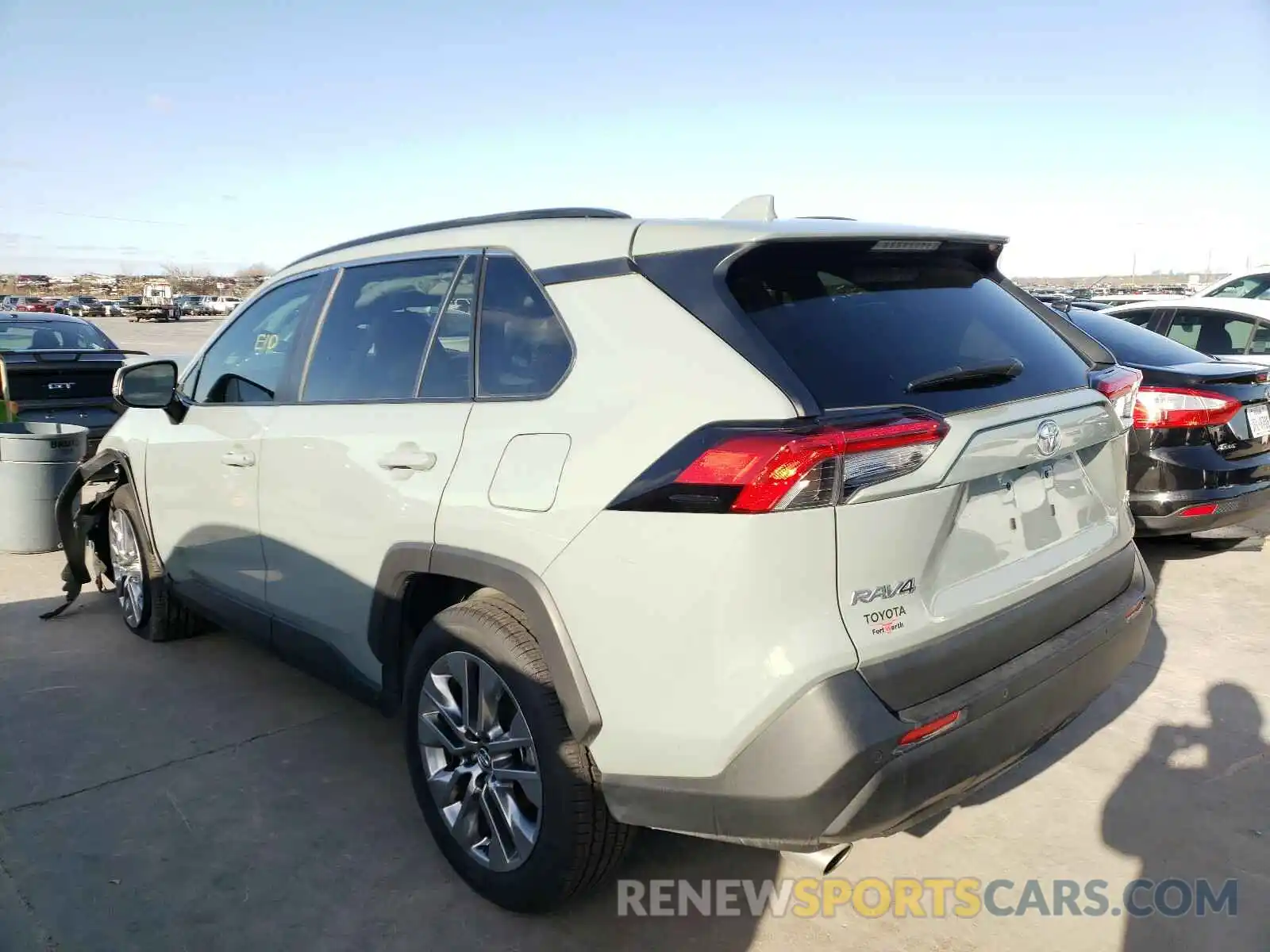 3 Photograph of a damaged car 2T3C1RFV5LW078937 TOYOTA RAV4 2020