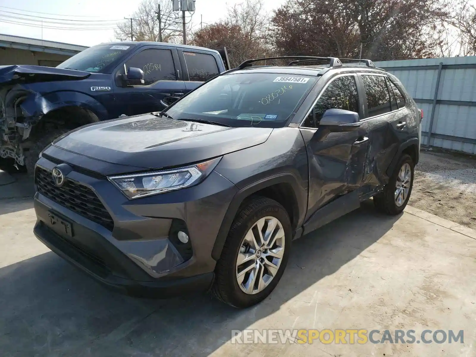 2 Photograph of a damaged car 2T3C1RFV5LW080316 TOYOTA RAV4 2020