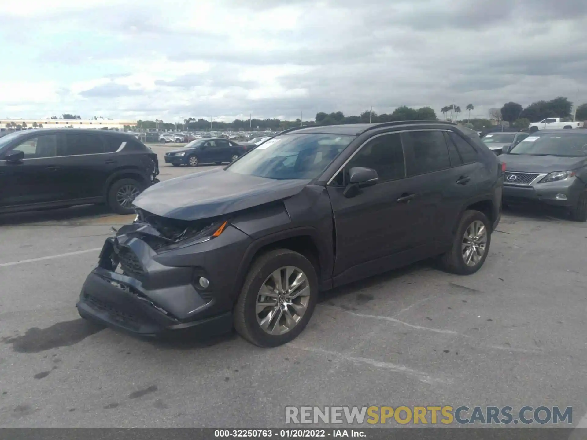 2 Photograph of a damaged car 2T3C1RFV5LW094569 TOYOTA RAV4 2020