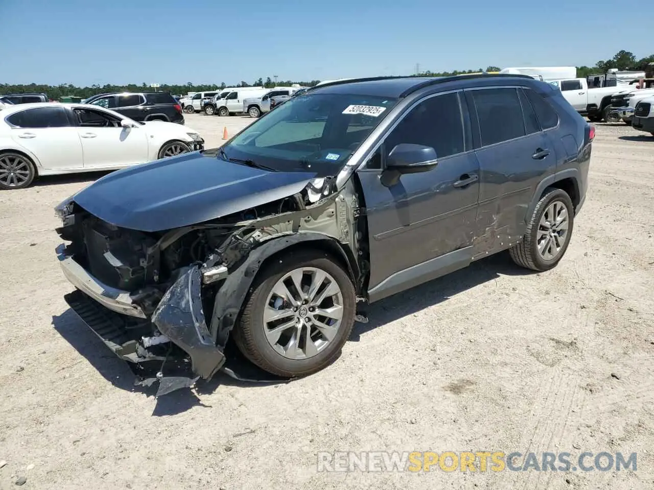 1 Photograph of a damaged car 2T3C1RFV6LC042773 TOYOTA RAV4 2020