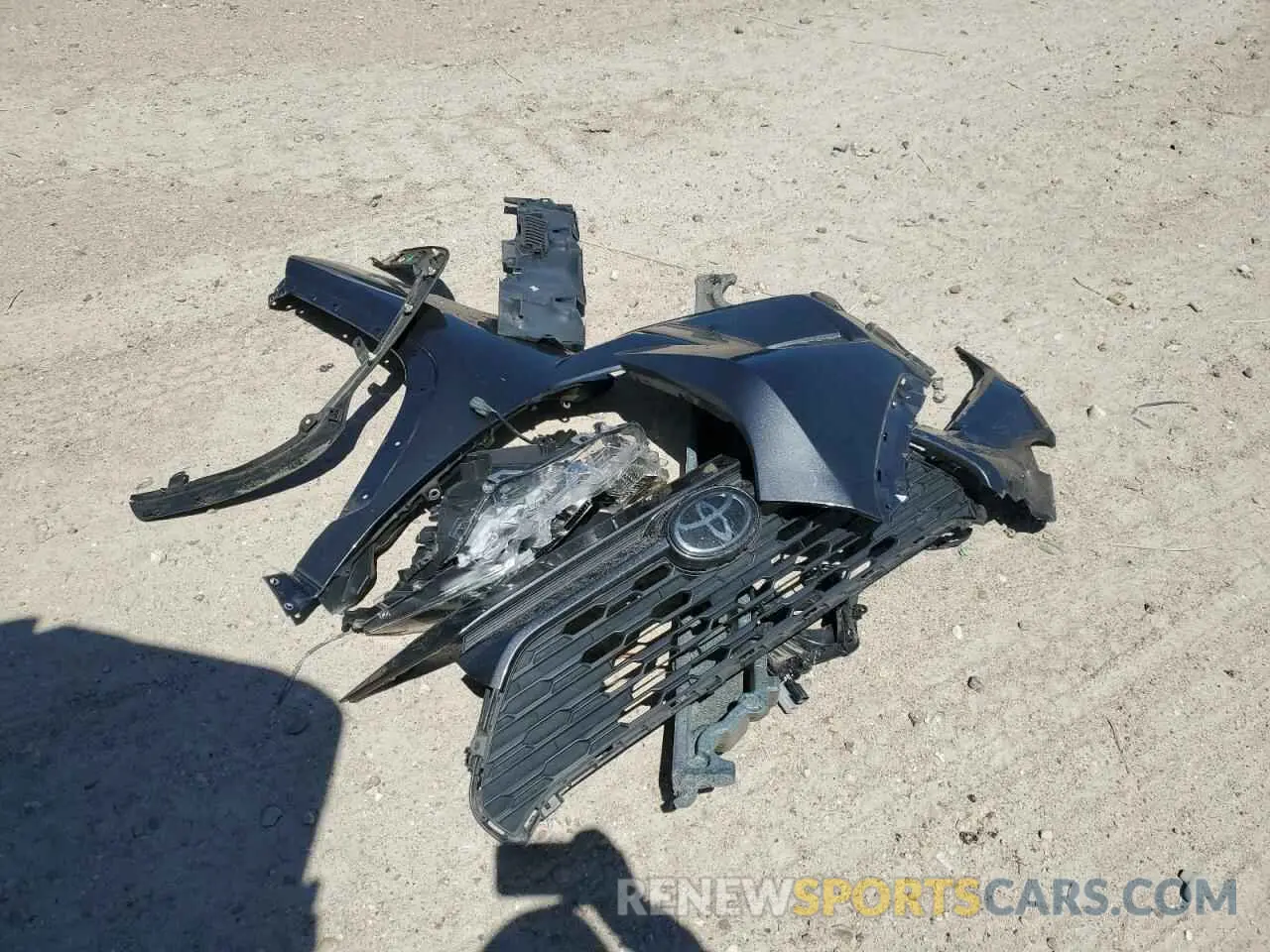 13 Photograph of a damaged car 2T3C1RFV6LC042773 TOYOTA RAV4 2020