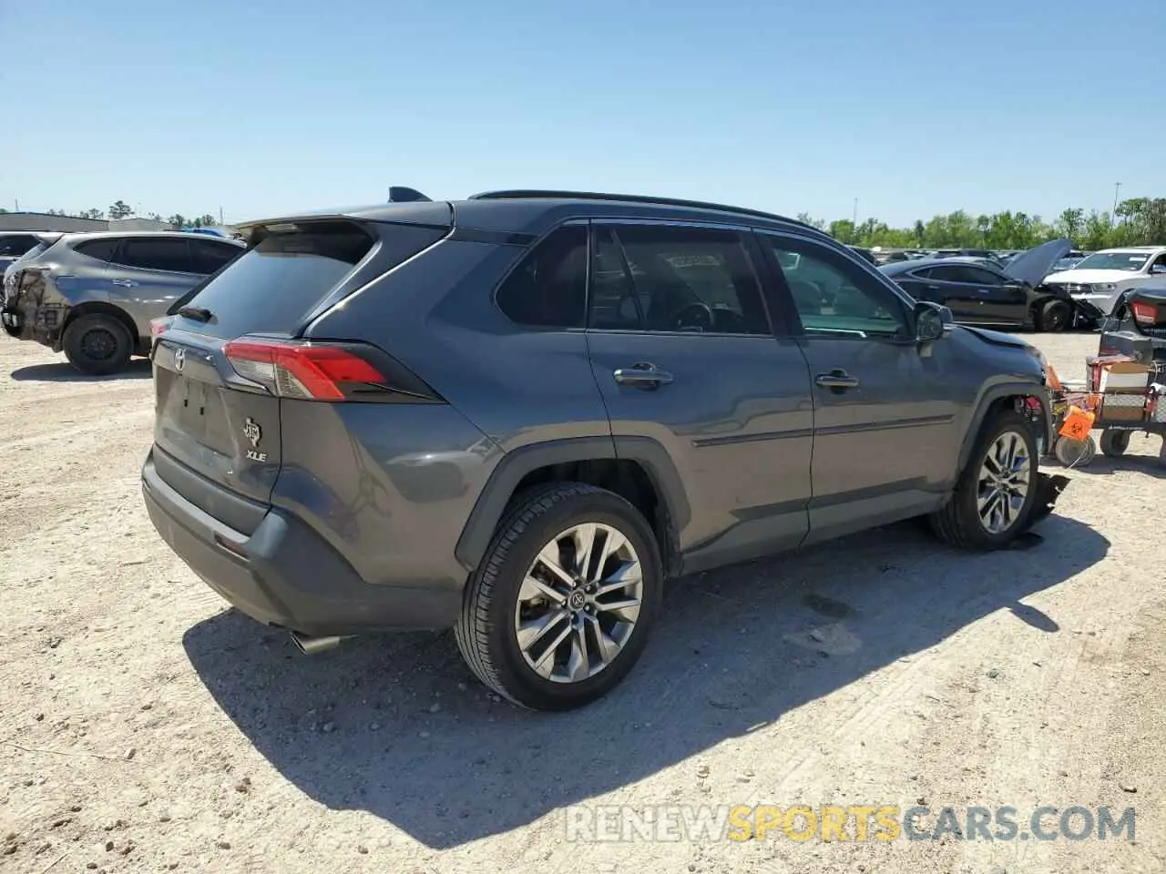 3 Photograph of a damaged car 2T3C1RFV6LC042773 TOYOTA RAV4 2020
