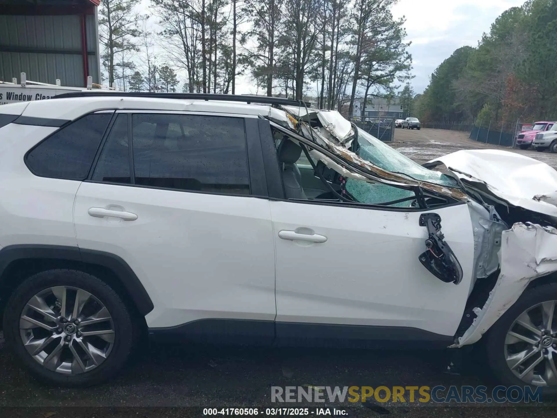13 Photograph of a damaged car 2T3C1RFV7LC039820 TOYOTA RAV4 2020