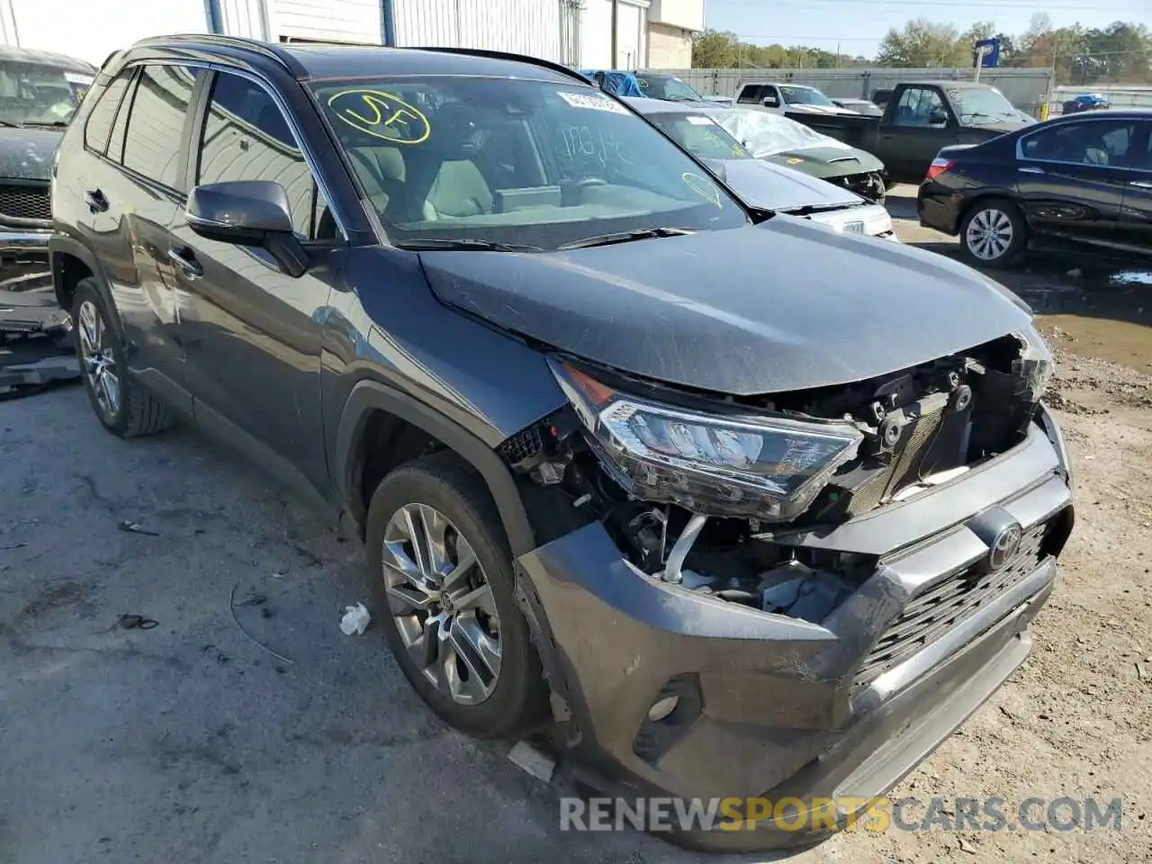 1 Photograph of a damaged car 2T3C1RFV7LC042085 TOYOTA RAV4 2020