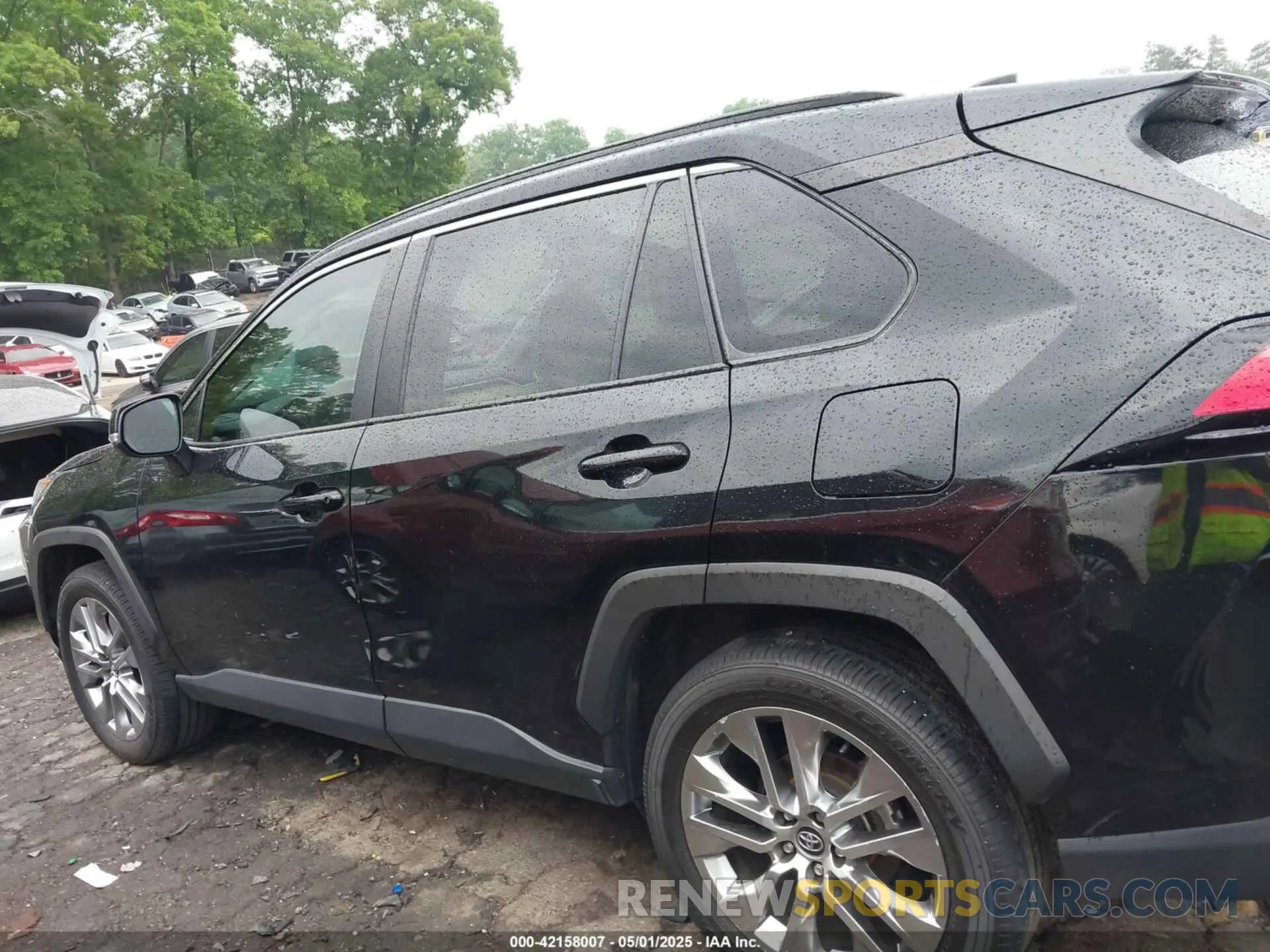 14 Photograph of a damaged car 2T3C1RFV7LC060540 TOYOTA RAV4 2020
