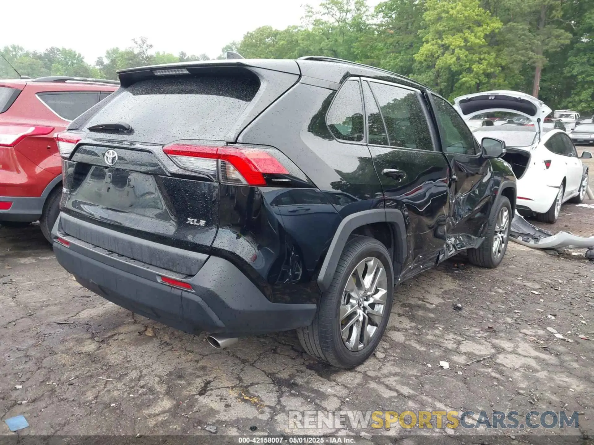 4 Photograph of a damaged car 2T3C1RFV7LC060540 TOYOTA RAV4 2020