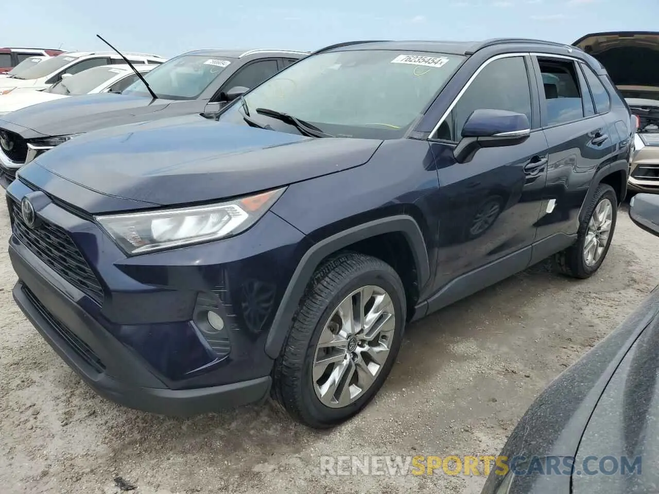 1 Photograph of a damaged car 2T3C1RFV7LC071828 TOYOTA RAV4 2020