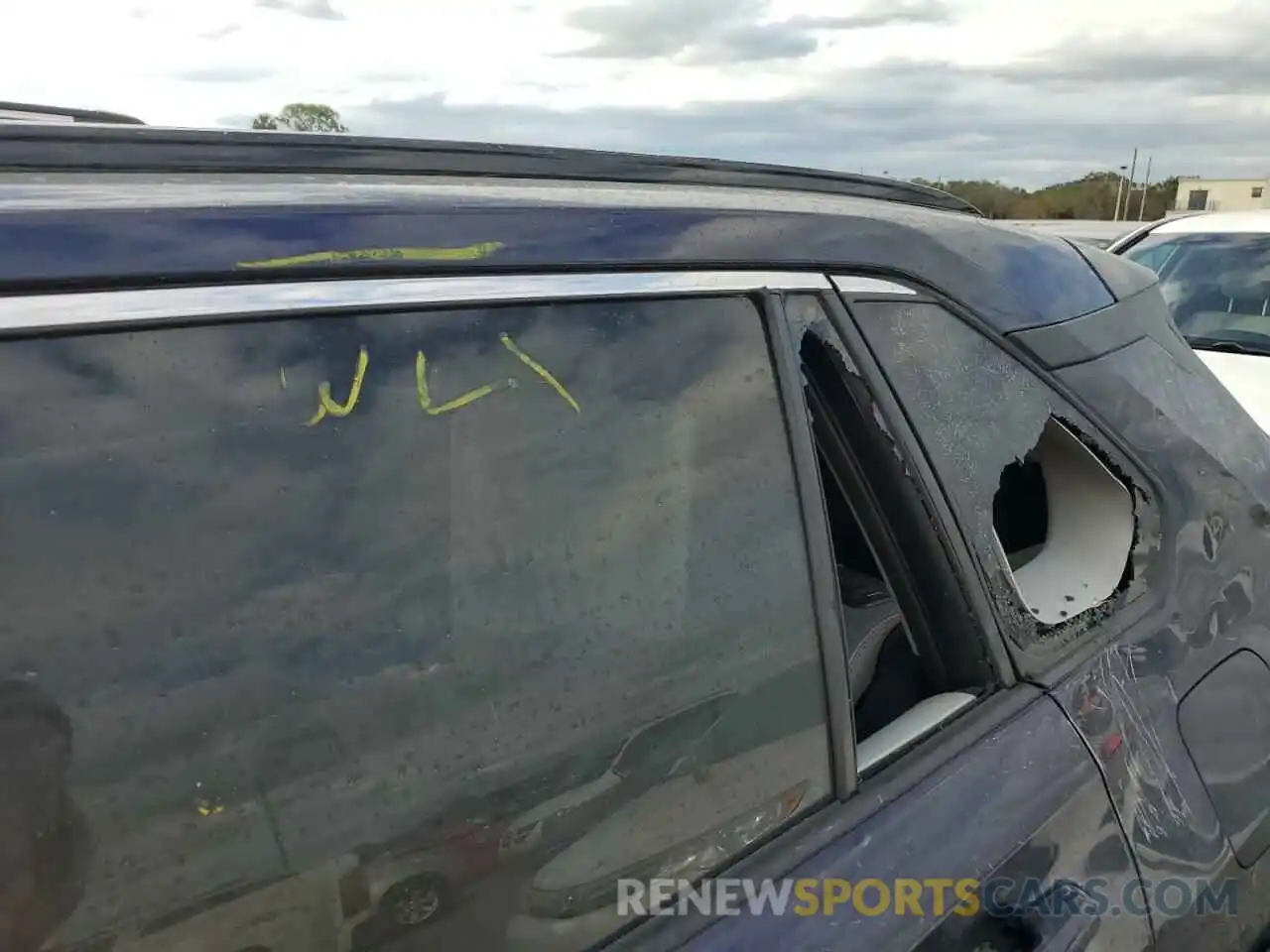 9 Photograph of a damaged car 2T3C1RFV7LW059967 TOYOTA RAV4 2020