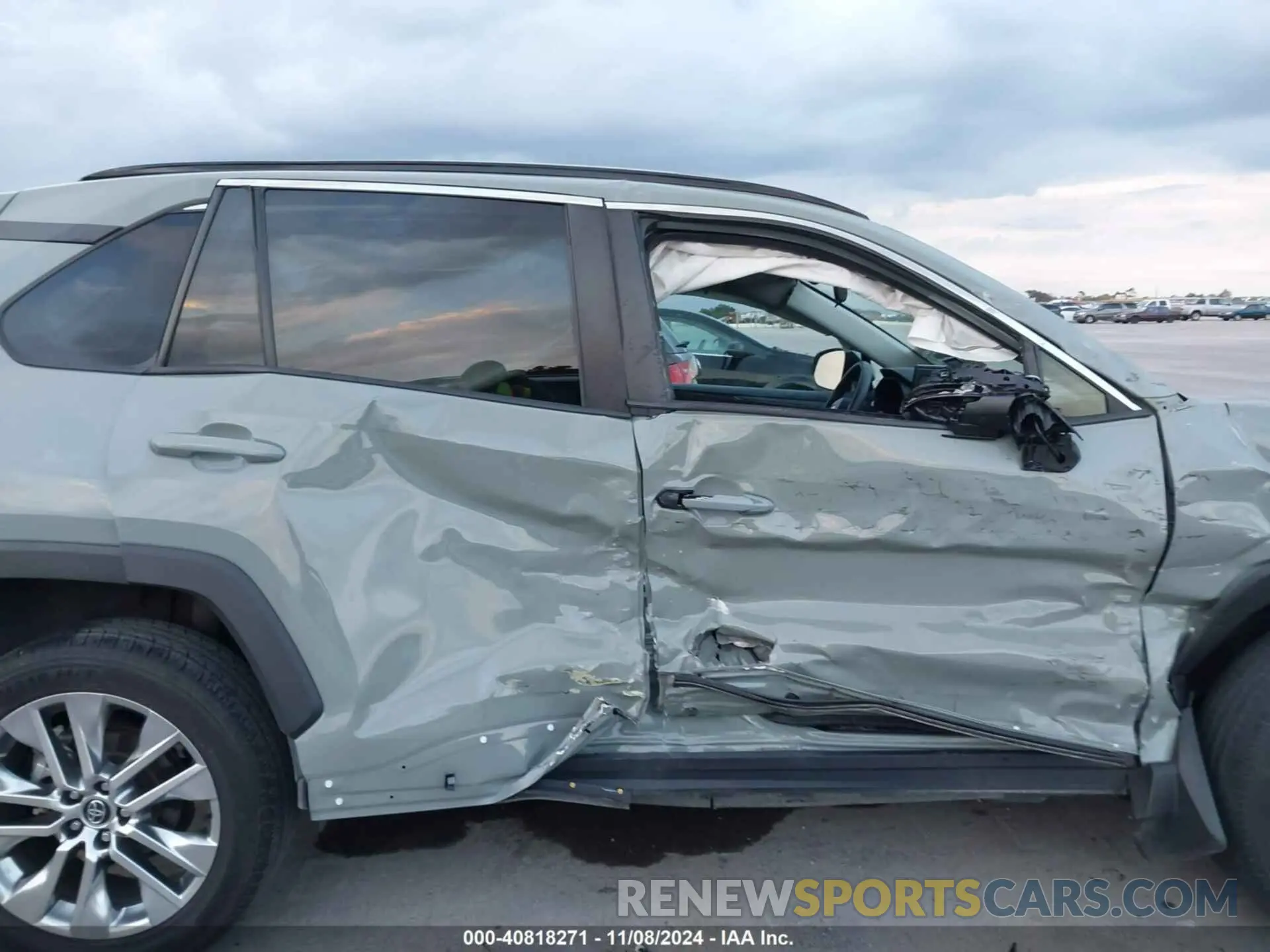 13 Photograph of a damaged car 2T3C1RFV7LW090779 TOYOTA RAV4 2020