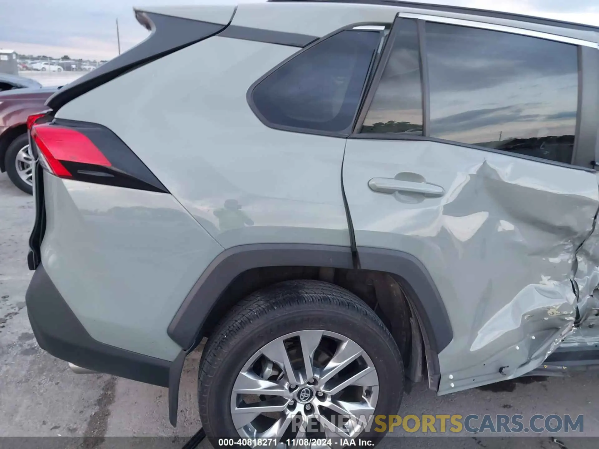 18 Photograph of a damaged car 2T3C1RFV7LW090779 TOYOTA RAV4 2020